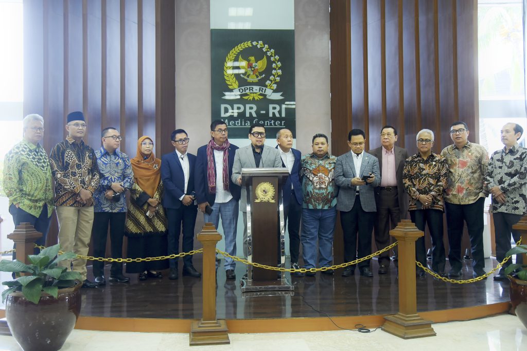 Delapan fraksi di DPR RI saat menggelar Konferensi Pers untuk menolak rencana pemilu kembali digelar dengan sistem proporsional tertutup di Gedung Nusantara III.