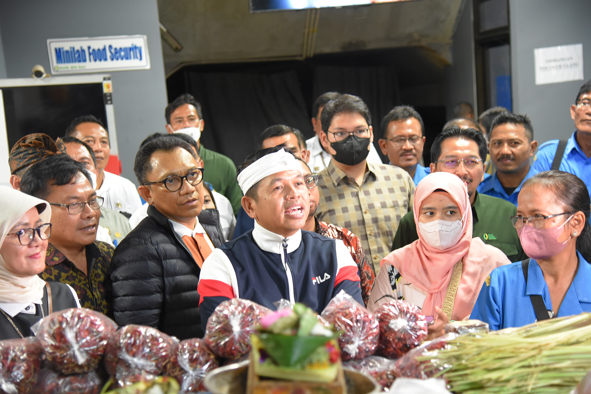 Wakil Ketua Komisi IV DPR Dedi Mulyadi saat melakukan tinjauan lapangan saat Kunker Reses Komisi IV DPR RI di Desa Bayung Gede.