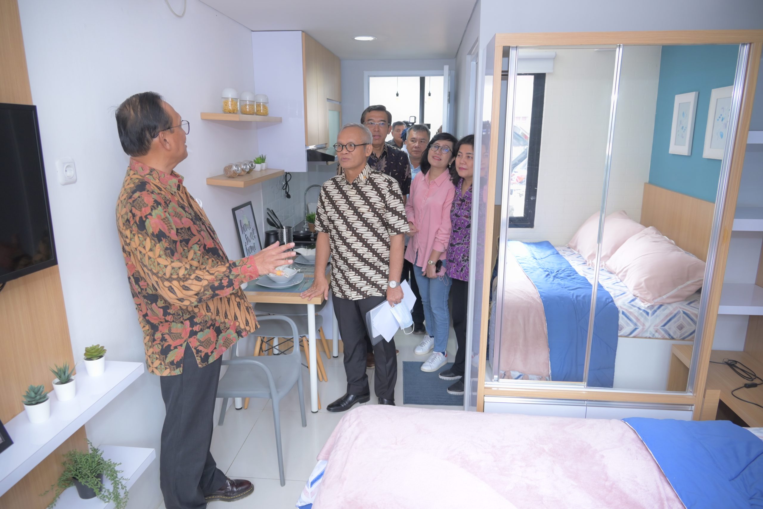 Tim Kunspik Komisi VI DPR RI saat meninjau lokasi pembangunan Rusun Samesta Mahata. Foto: Andri/nr
