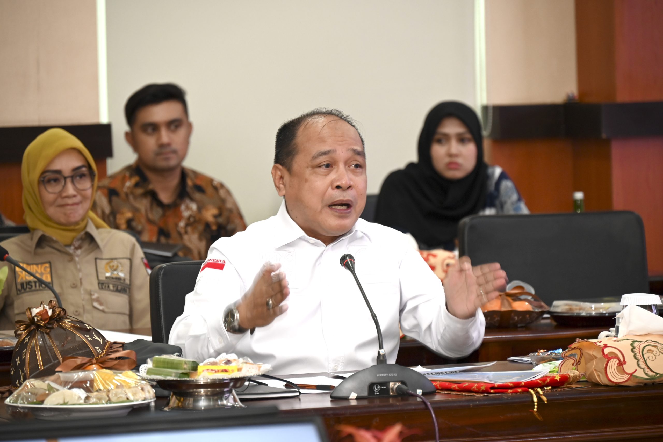Anggota komisi III DPR RI Supriansa saat mengikuti pertemuan di Polda Palu. Foto: Mentari/nr
