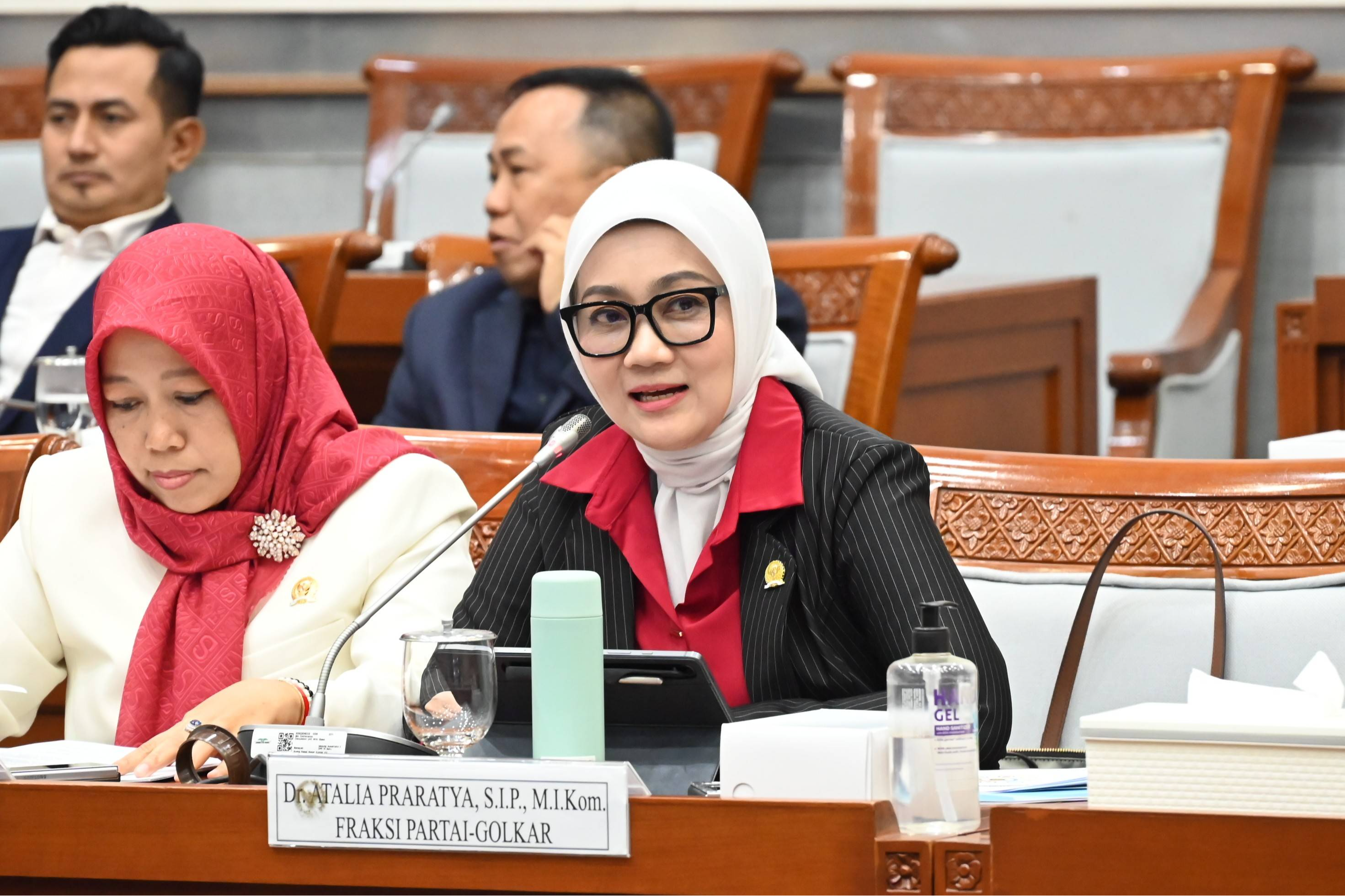 Pembatasan Penggunaan AI Instan dan Medsos bagi Anak di Bawah Umur Langkah Progresif Lindungi Generasi Muda