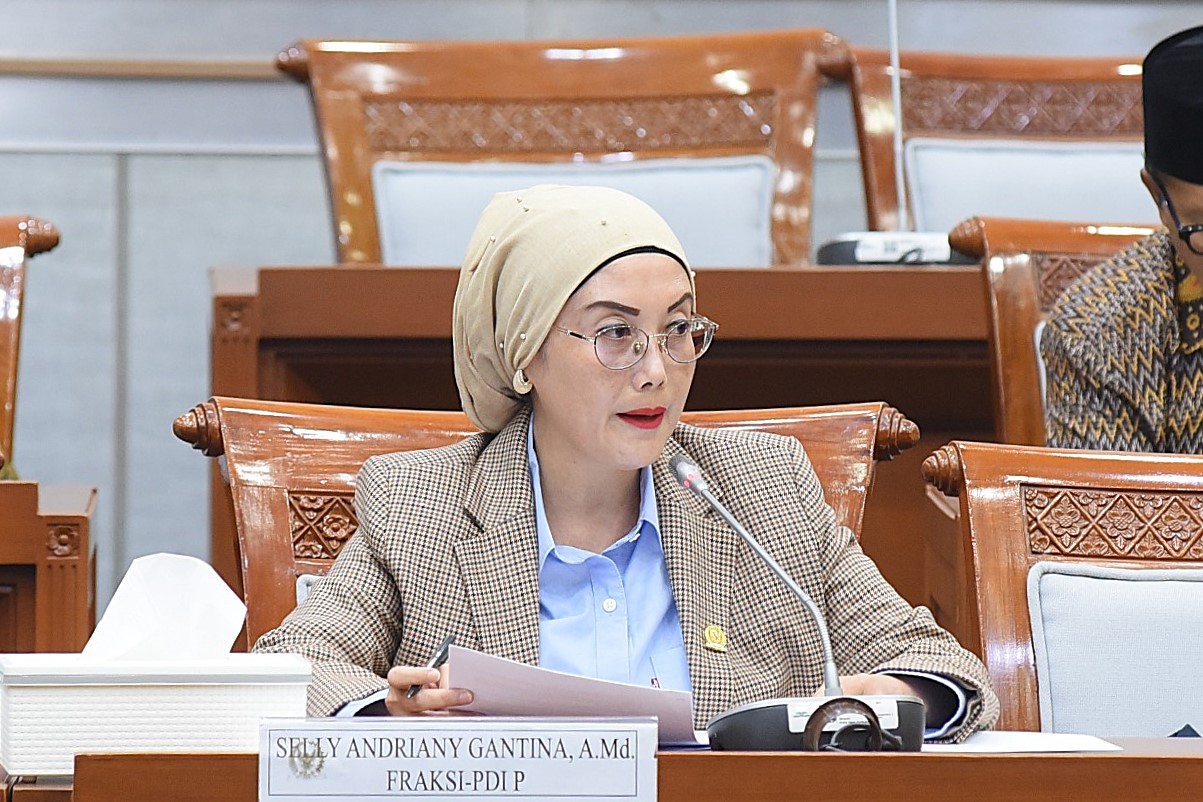 Selly Andriany Gantina Soroti Antisipasi Perubahan Rute dan Dampak terhadap BPIH 2026