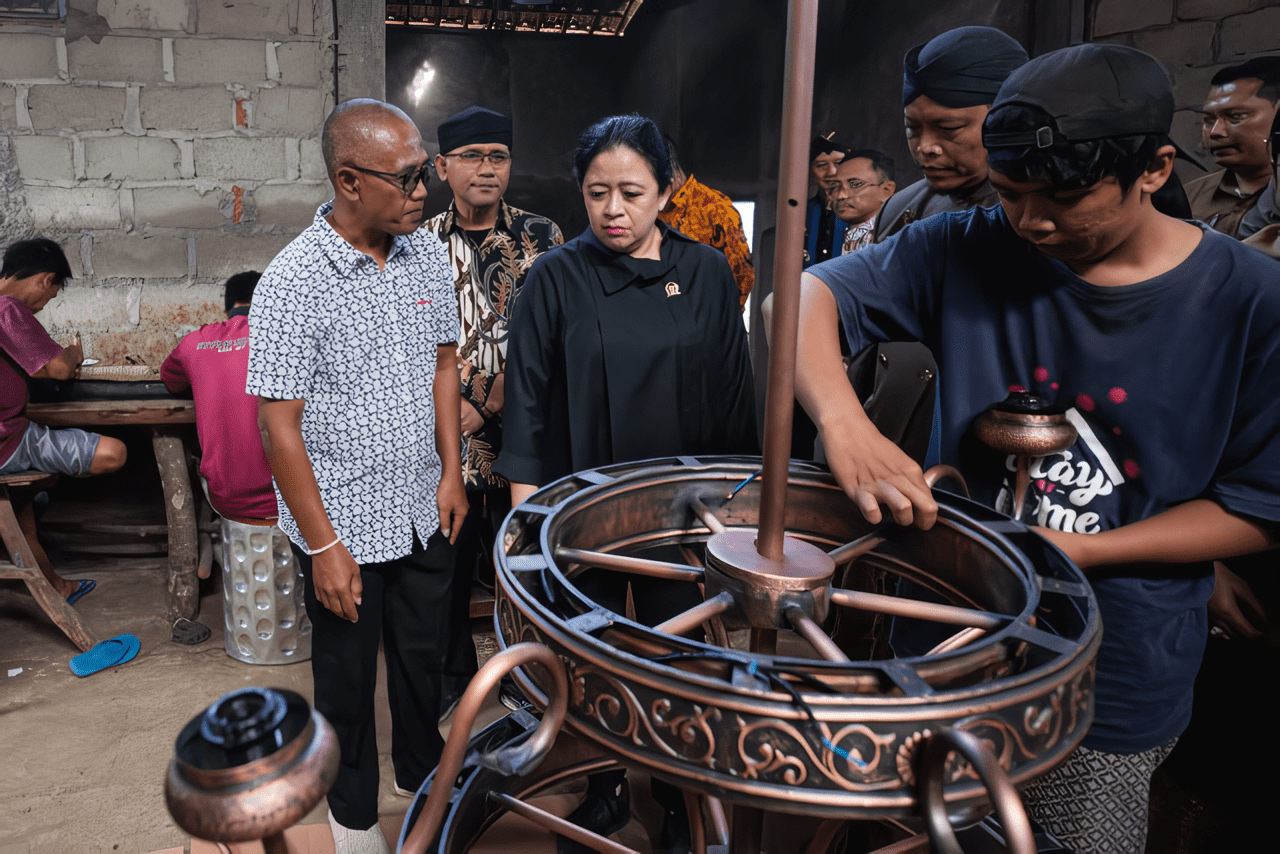 Puan Kunker ke Boyolali, Tinjau Desa Pengrajin Logam hingga Pengolahan Susu Sapi di ‘Cheese Park’