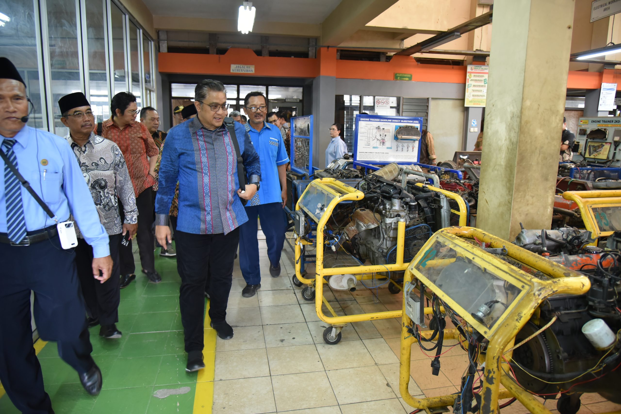 Miliki Pusat Keunggulan, SMK Negeri 2 Pengasih Kulon Progro Layak Dapatkan Predikat A Plus