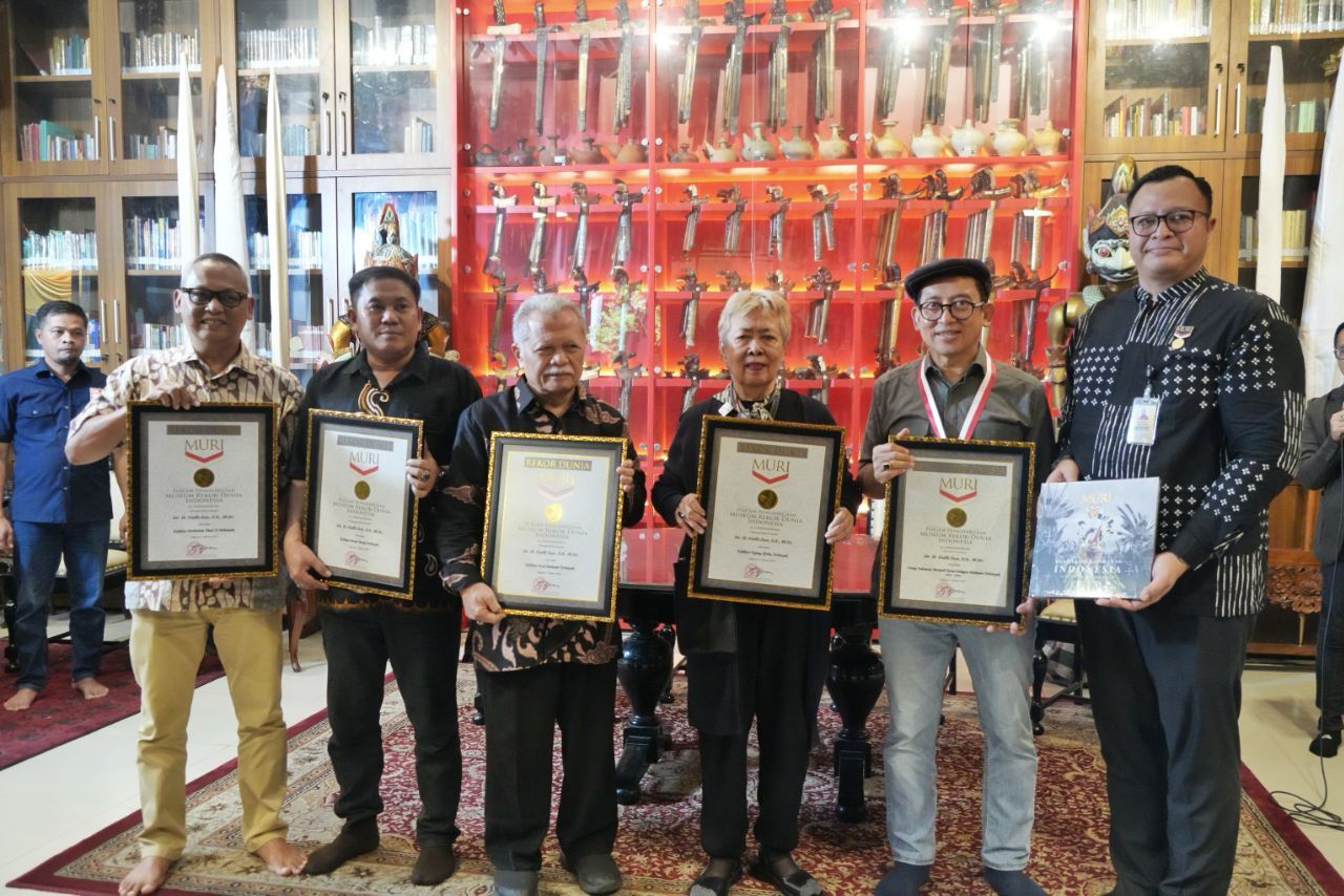 Fadli Zon Raih Lima Kategori Rekor MURI dan Luncurkan Vinyl ‘Suara Senja’ Dara Puspita di Rumah Musik