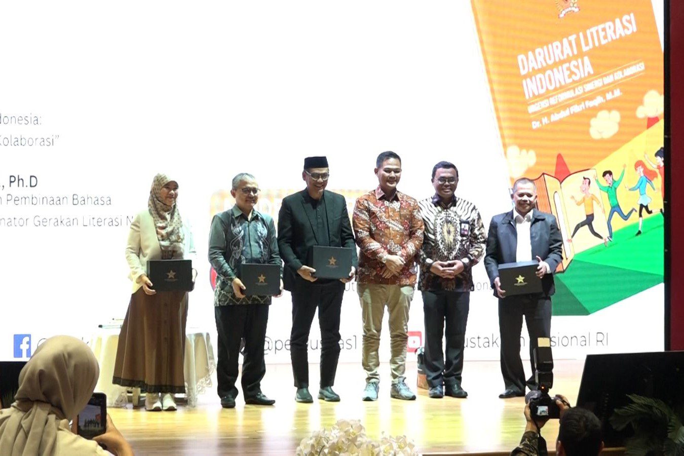 Tingkatkan Skor PISA, Fikri Faqih Luncurkan Buku ‘Darurat Literasi Indonesia’