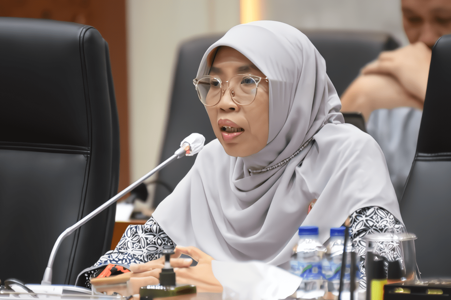Netty Aher: Permudah Prosedur Pengiriman Barang PMI, Waspadai Oknum!