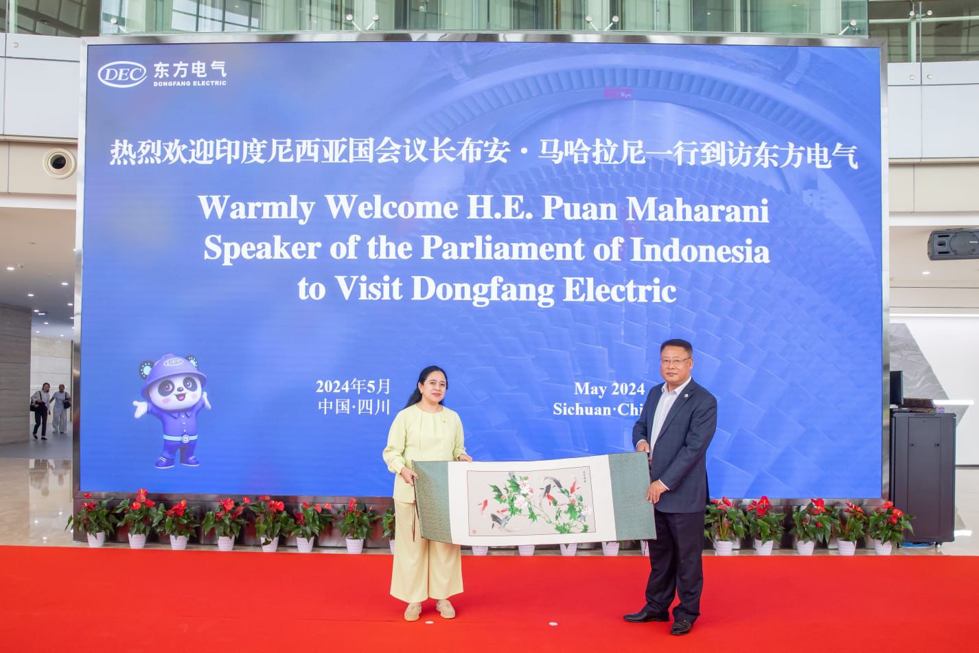 Ke Kantor Pusat Dongfang Elektrik di Tiongkok, Puan Diperlihatkan Produksi Mobil Hidrogen