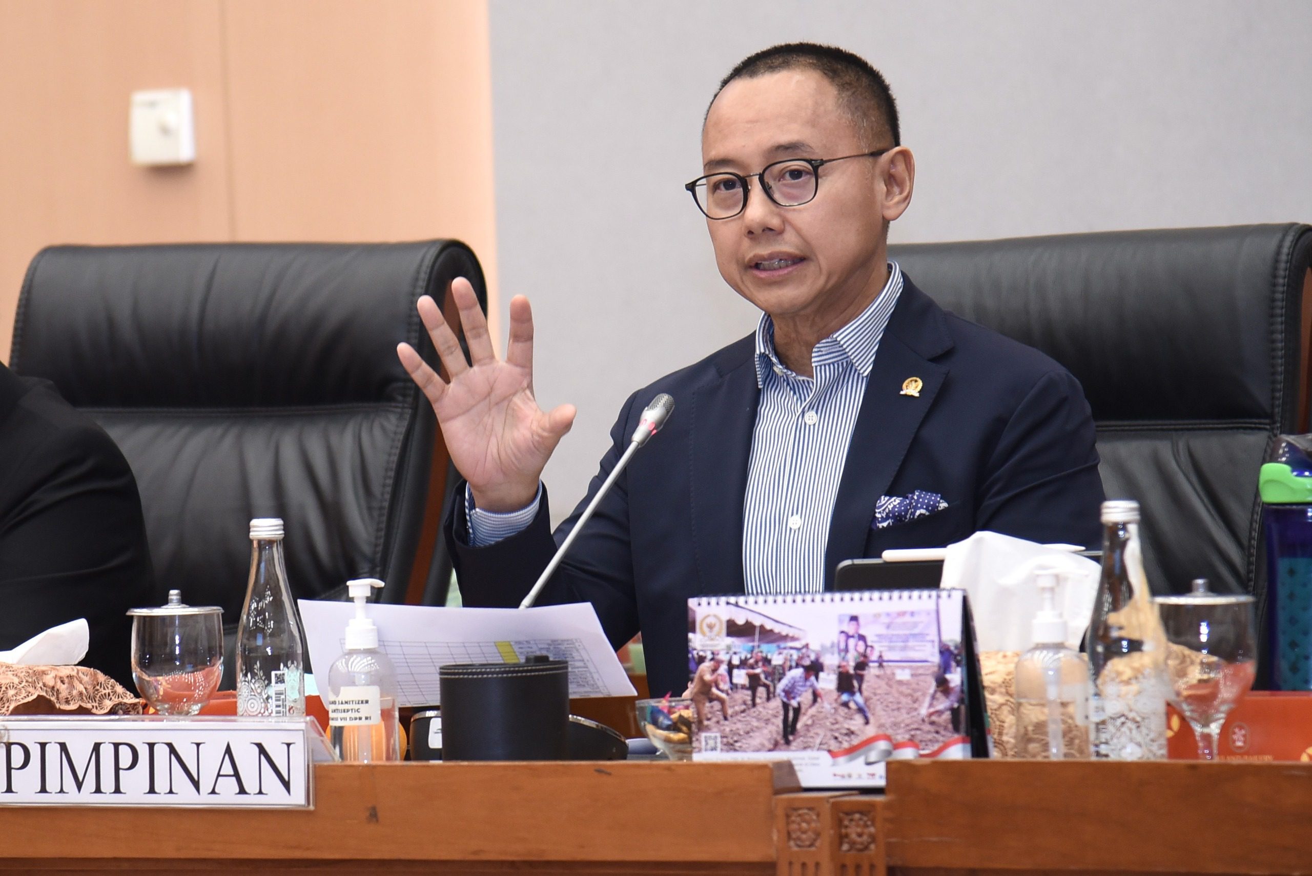 Komisi VII dengan Menteri ESDM Sepakati Asumsi Dasar Sektor ESDM 2025