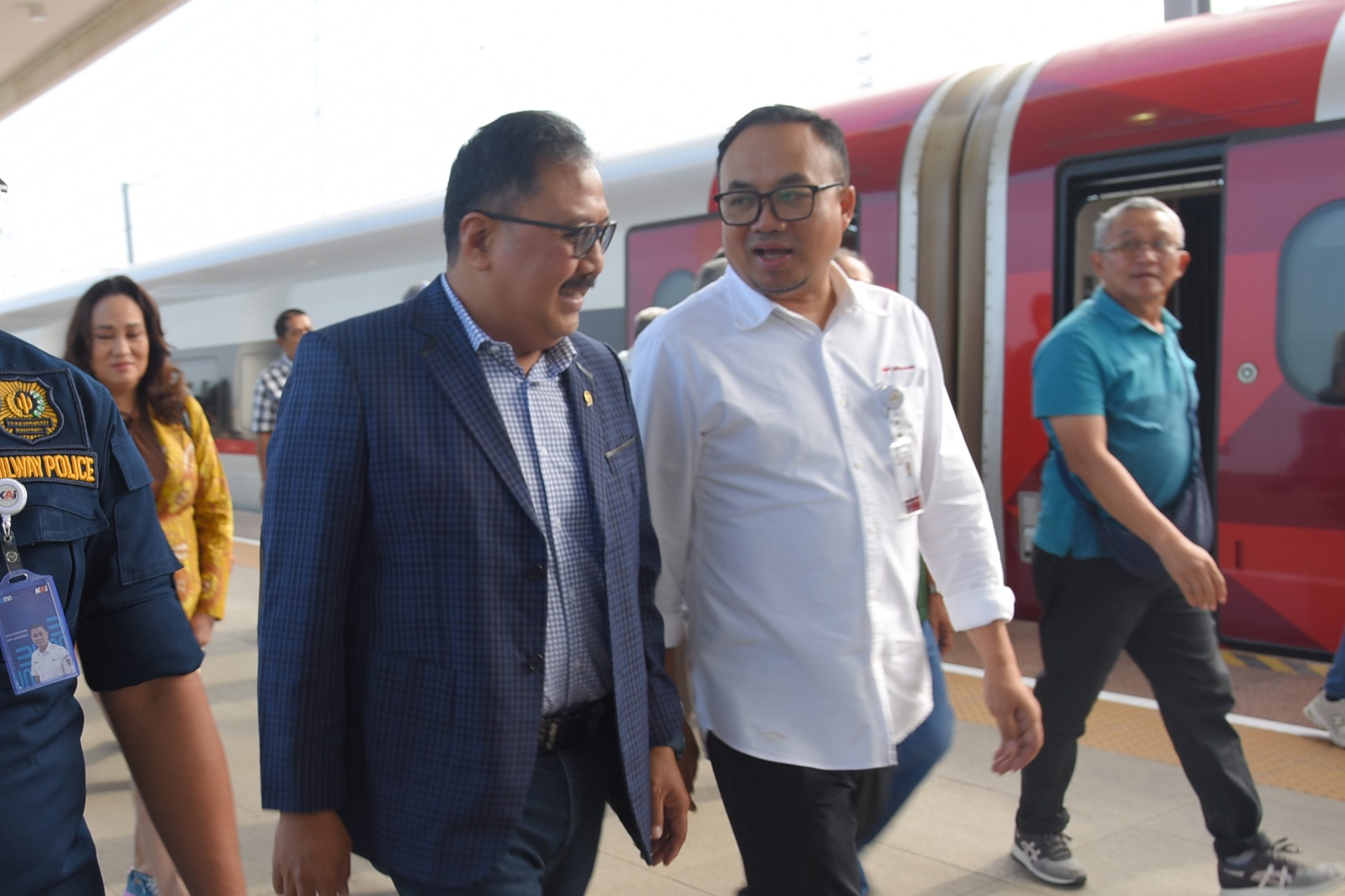 Pelayanan Masyarakat Terpenuhi, Kereta Cepat Siap Layani Anggota Dewan Bertugas