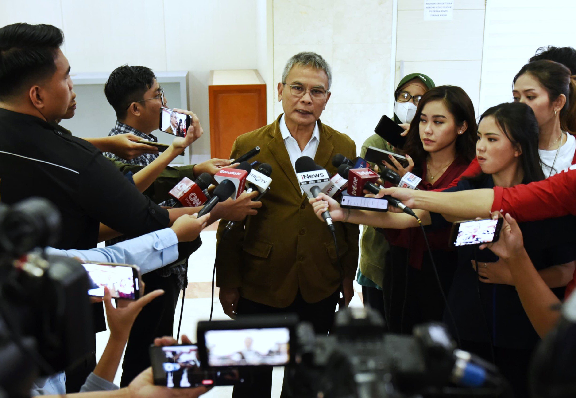 Johan Budi Pertanyakan Penyebab Citra KPK Turun