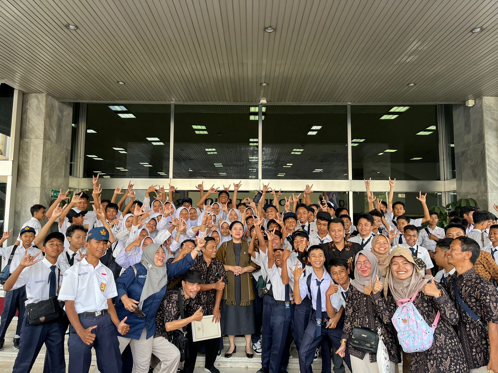 Puan Minta Pemerintah dan Masyarakat Berkomitmen Penuhi Hak Anak