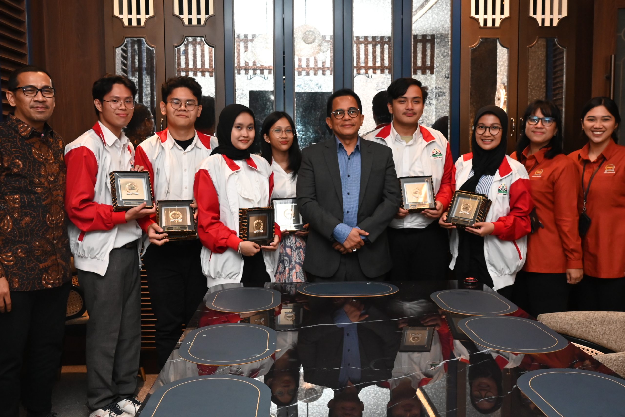 Sekjen DPR RI Apresiasi Peserta Terbaik dan Terfavorit Parlemen Remaja Tahun 2023