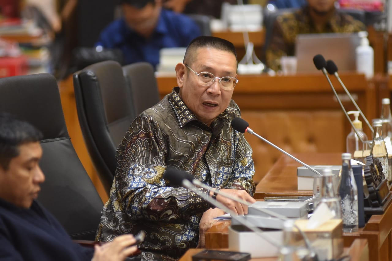 Baleg Tunda Pembahasan RUU TNI-Polri hingga Periode Mendatang