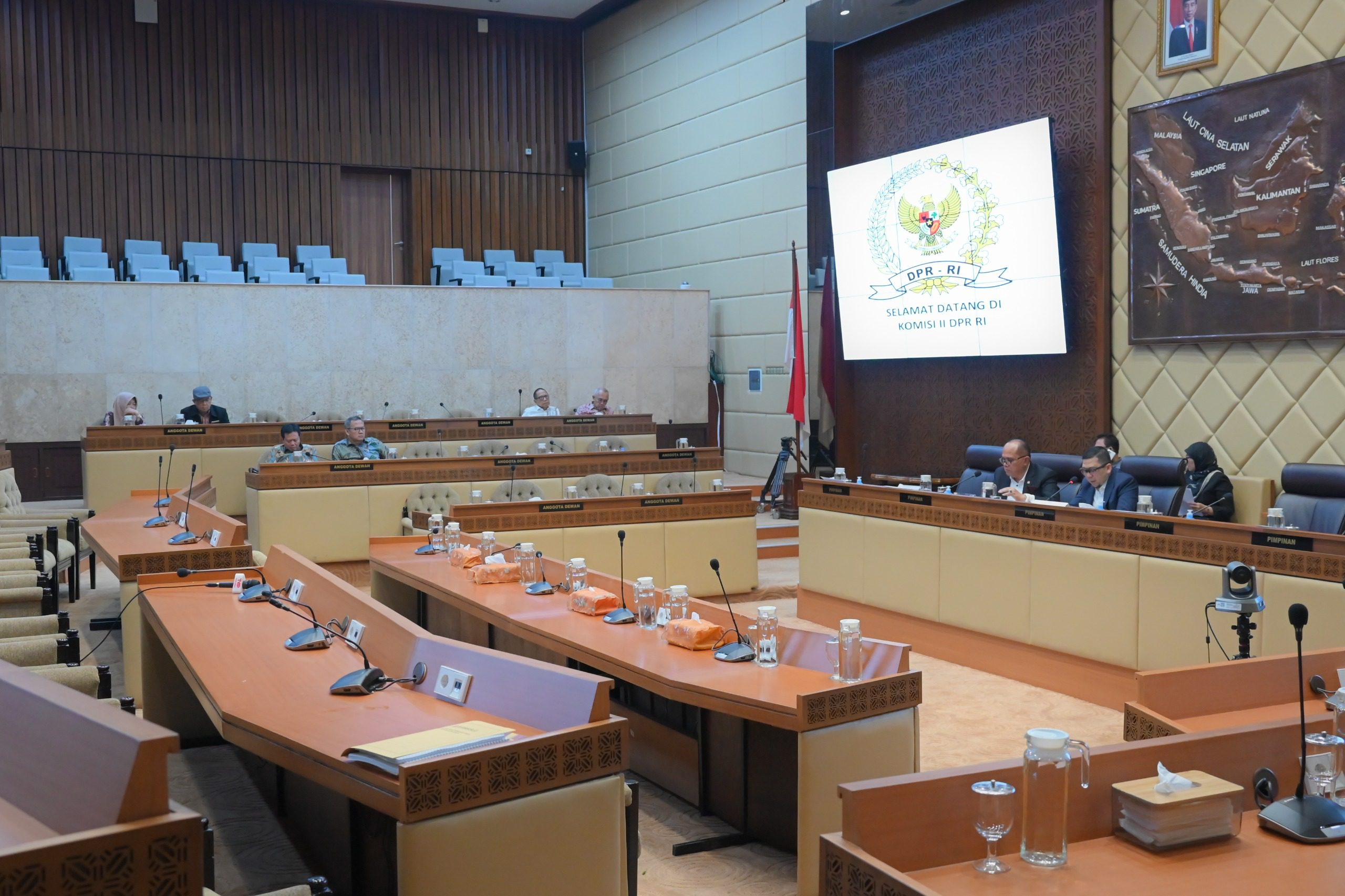 Kepala BPIP Tak Hadir Rapat Terkait Polemik Seragam Paskibraka, Komisi II Beri Peringatan Keras