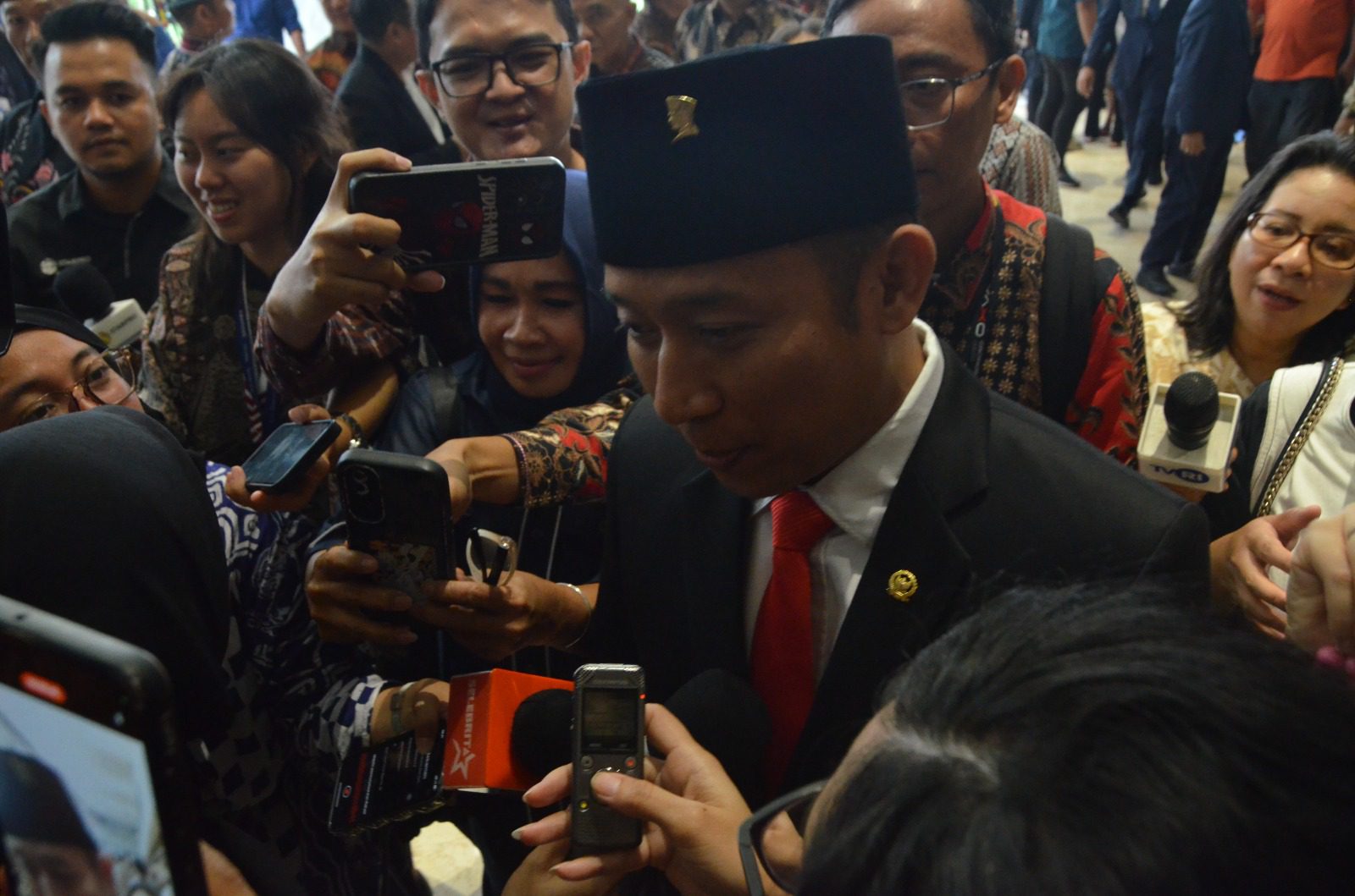 Punya Latar Belakang Keguruan, Denny Cagur Harap Bisa Urai Masalah Pendidikan di Indonesia