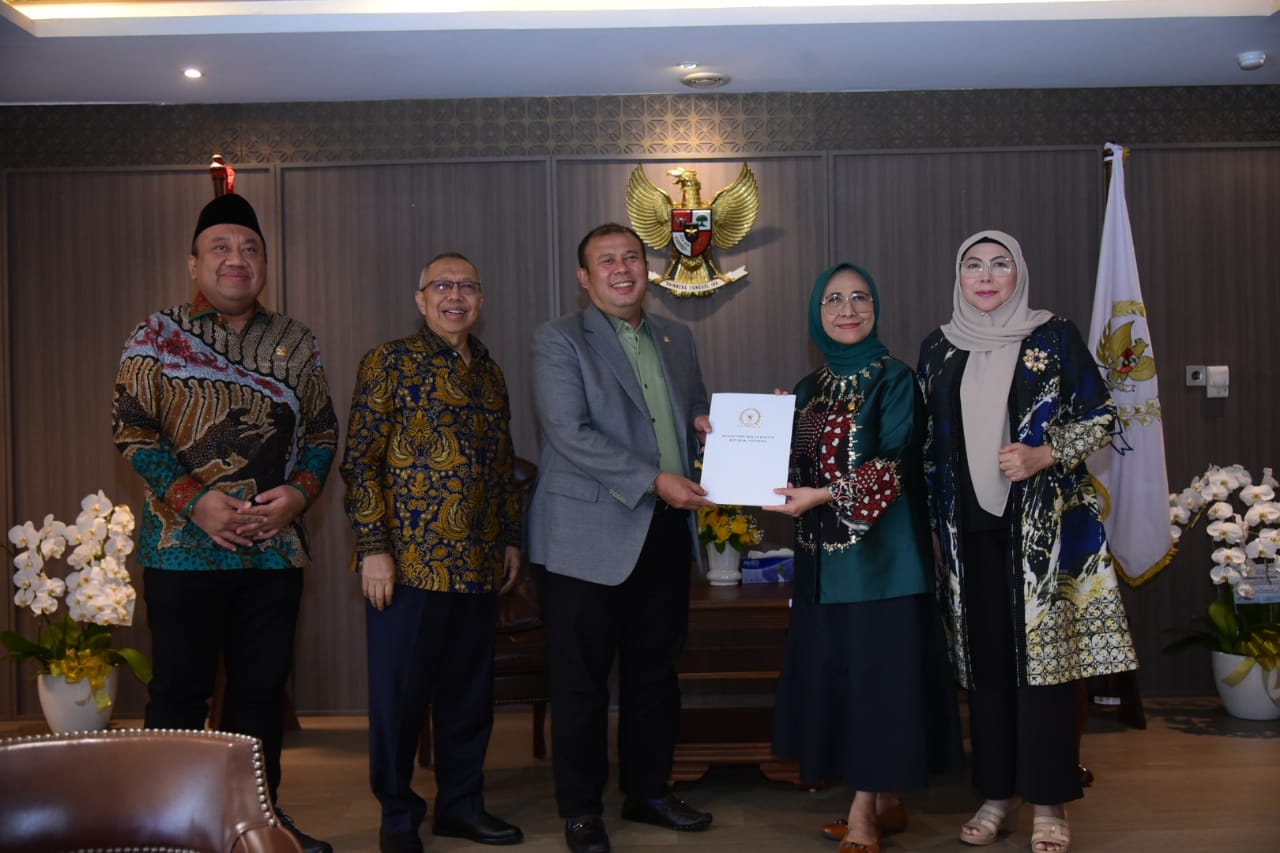 Komisi X Soroti Tantangan Pendidikan di Tengah Transisi Pemerintahan Baru