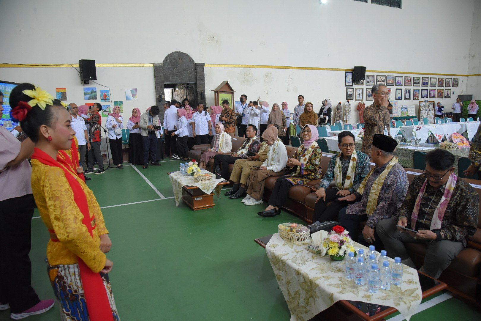 Komisi X Tinjau Implementasi Merdeka Belajar di SMPN 2 Kota Bandung