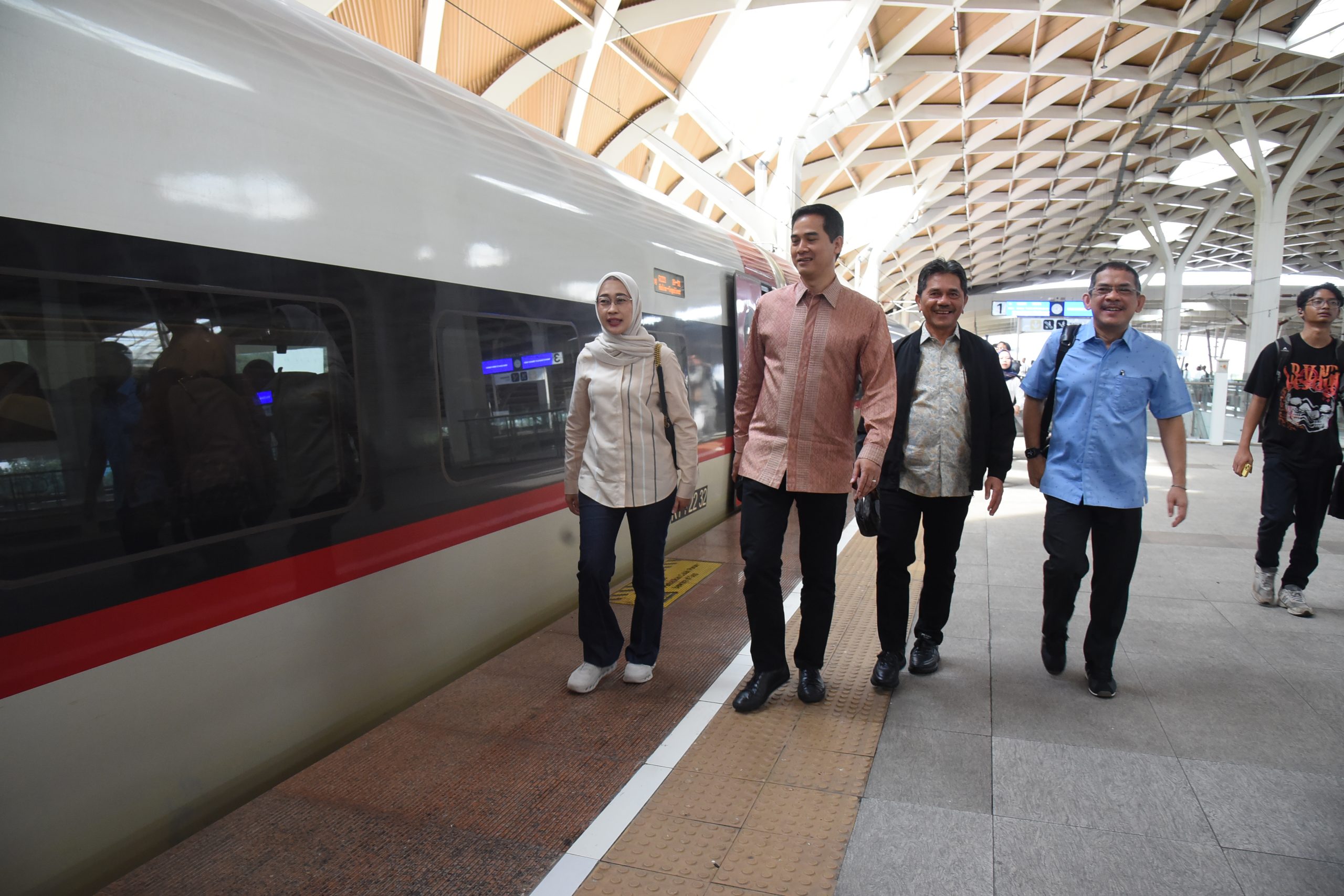 BUMN Perkeretaapian Berperan Aktif Dorong Pertumbuhan Ekonomi dan Integrasi Sosial