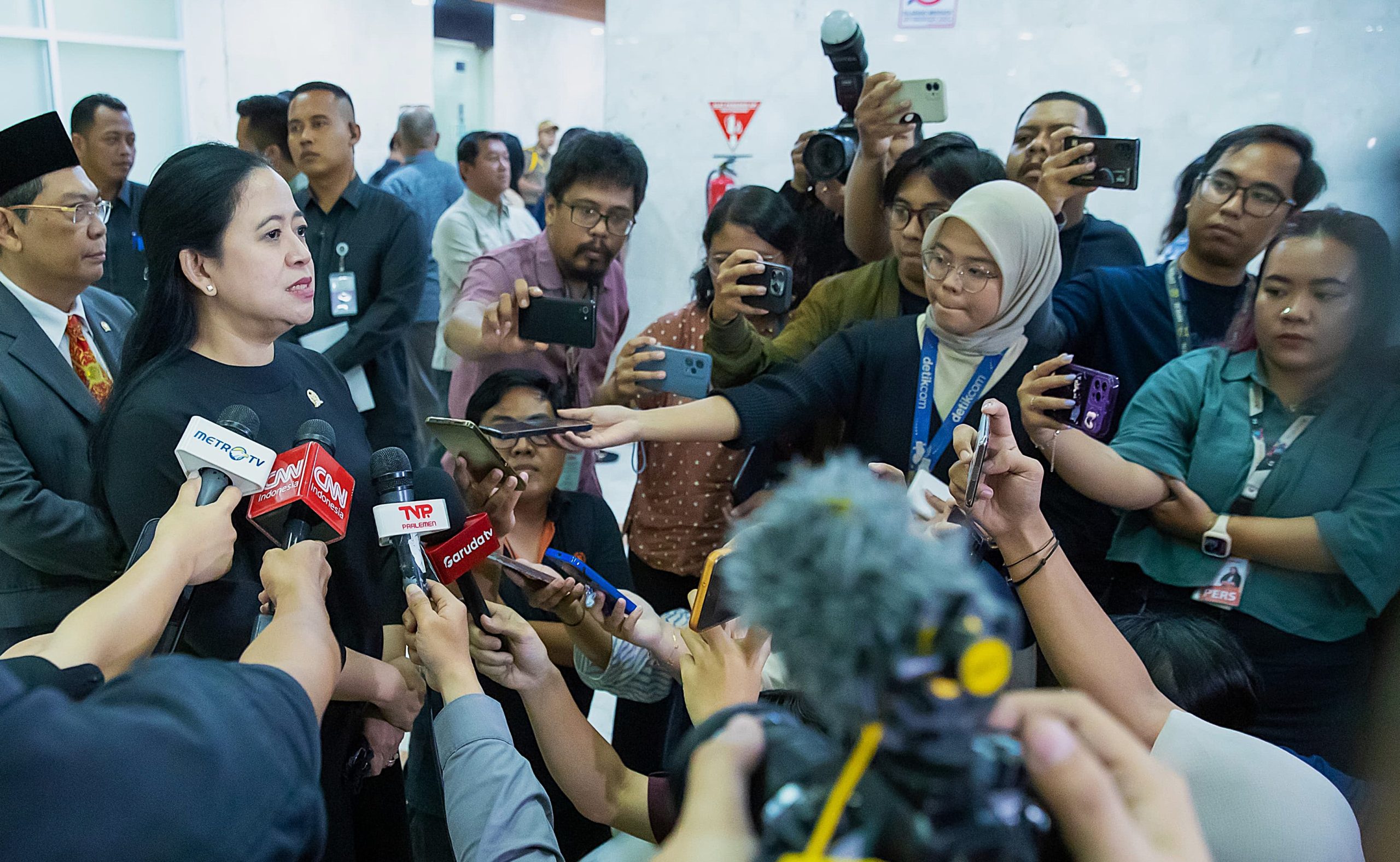 Puan Lantik Tim Pengawas Intelijen DPR, Representasi Rakyat Awasi Kinerja Intelijen Negara