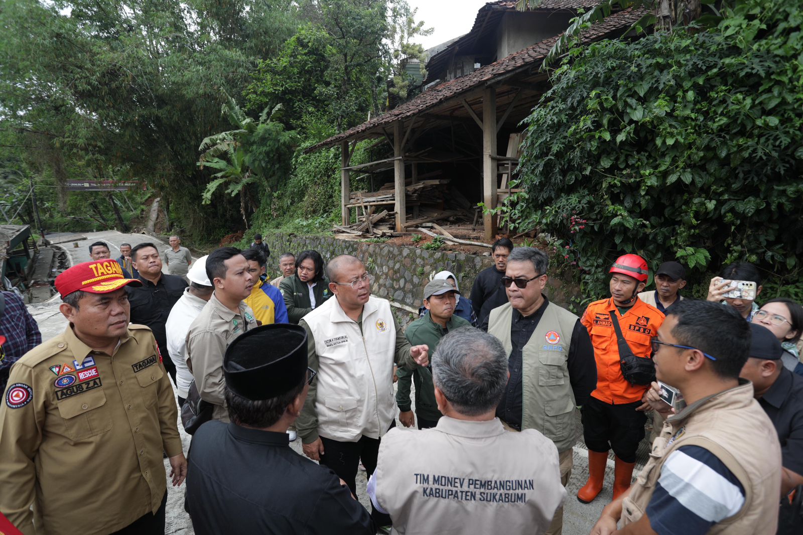 Menyalakan Asa di Tengah Bencana: Kisah Penanganan Longsor di Sukabumi