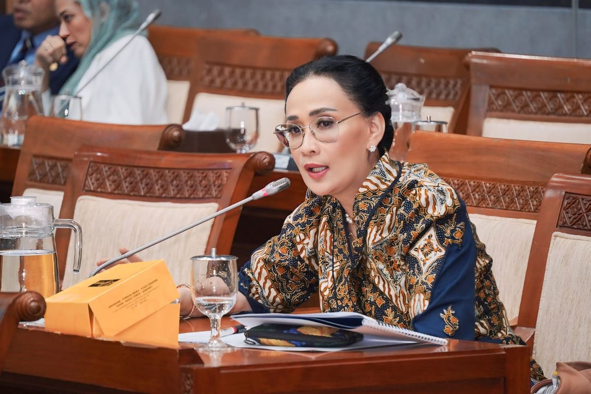Amelia Anggraini Dorong Evaluasi Penggunaan Senjata Api oleh Anggota TNI