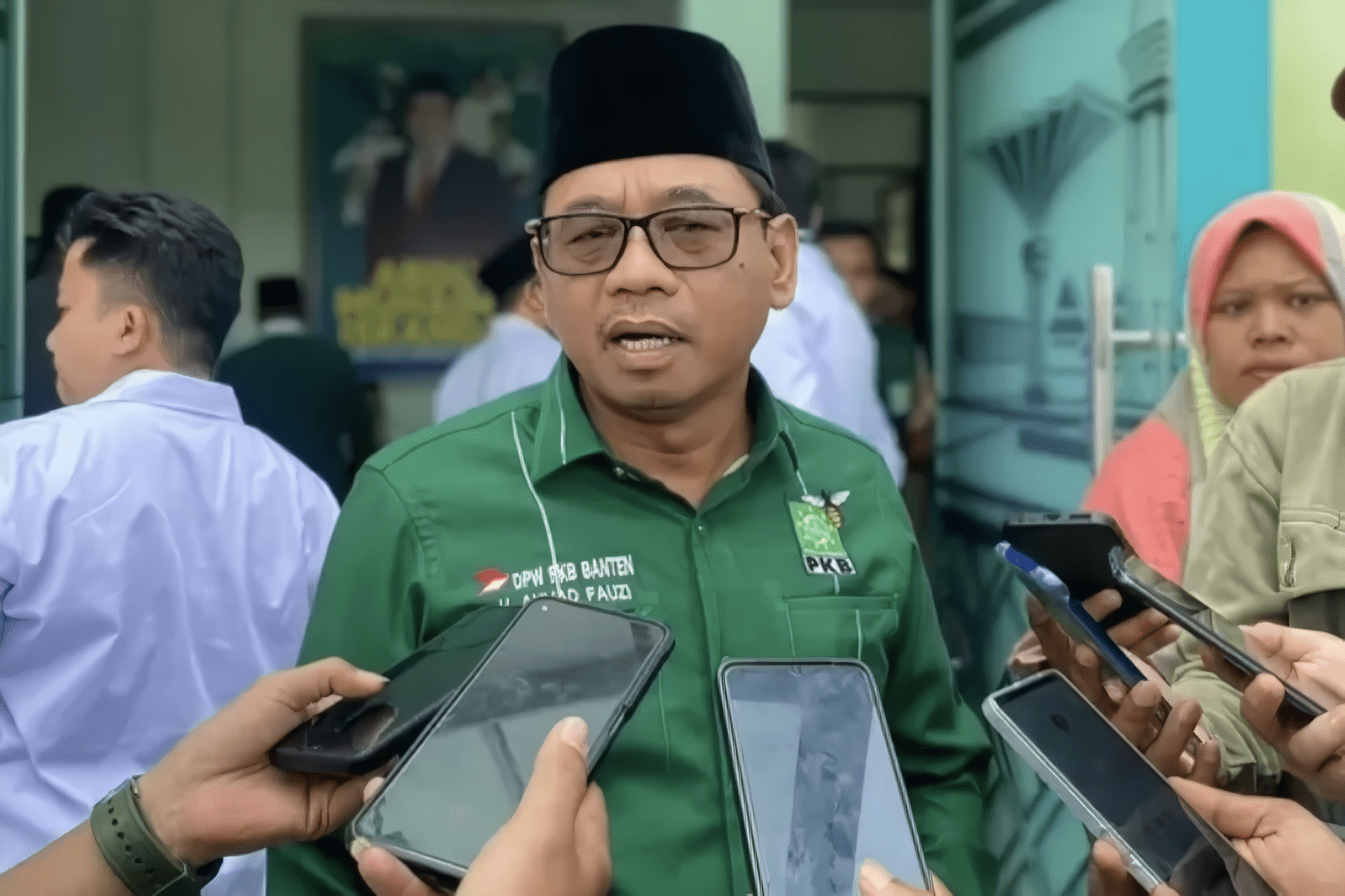 Ahmad Fauzi Dorong Regulasi Ketat Perusahaan Penyalur Pekerja Migran