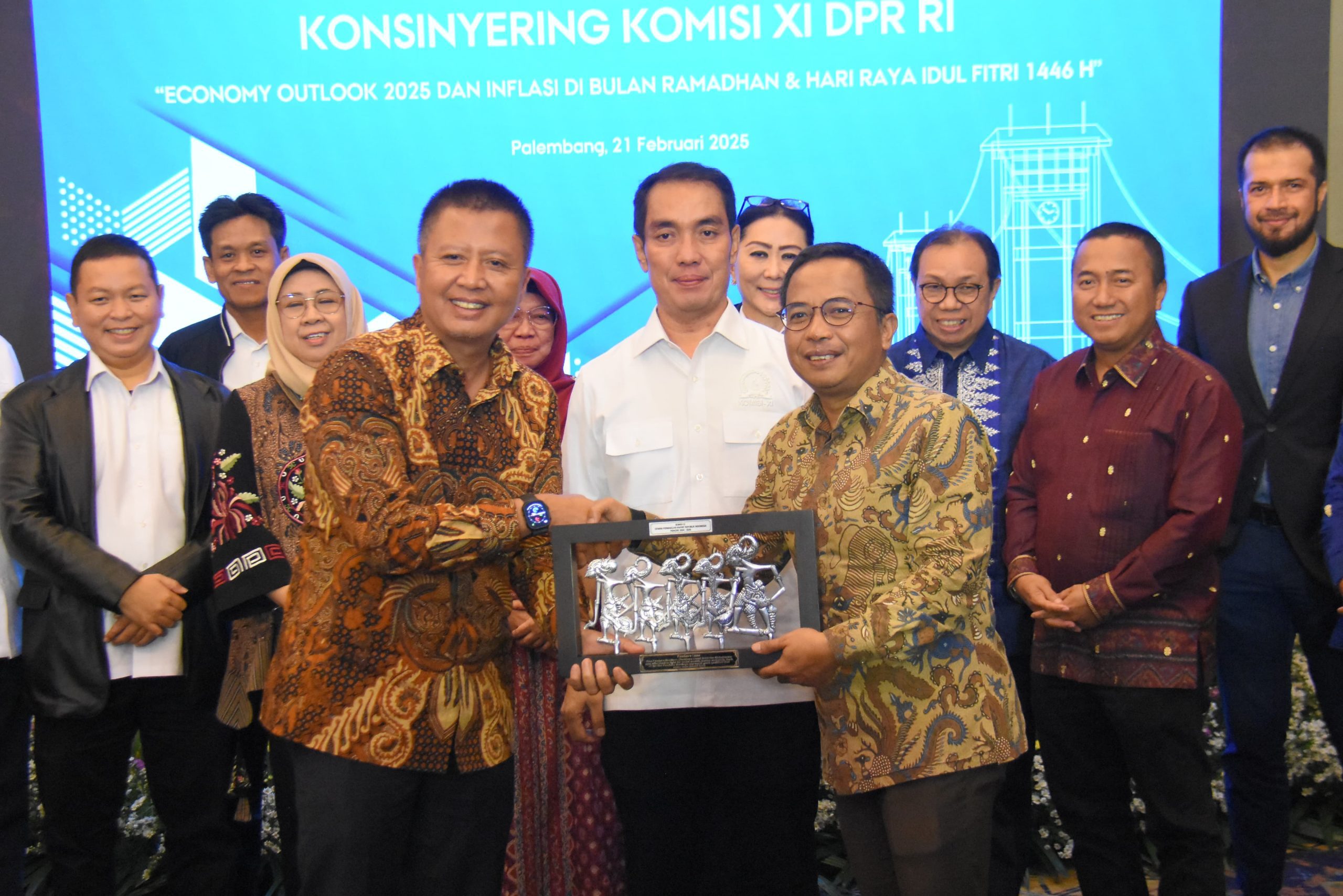 Bertu Merlas Soroti Kontradiksi Besarnya APBD dengan Tingginya Angka Kemiskinan di Daerah