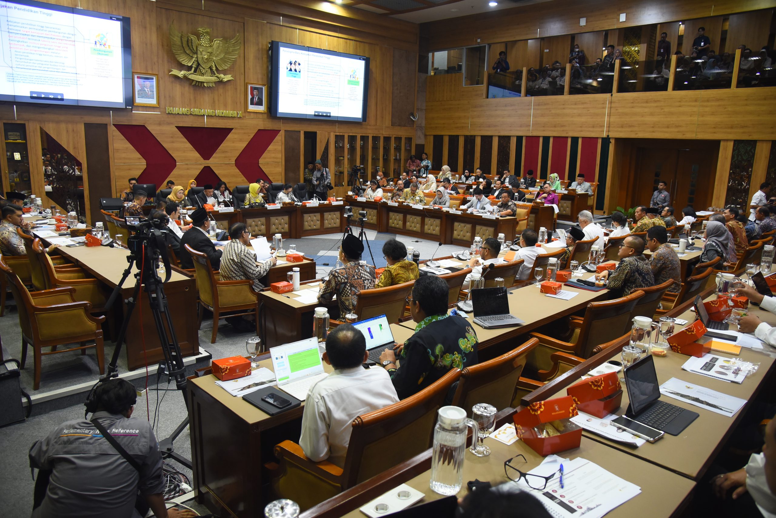 Komisi X Apresiasi Rapor Pendidikan 2025: Pentingnya Pemanfaatan Teknologi