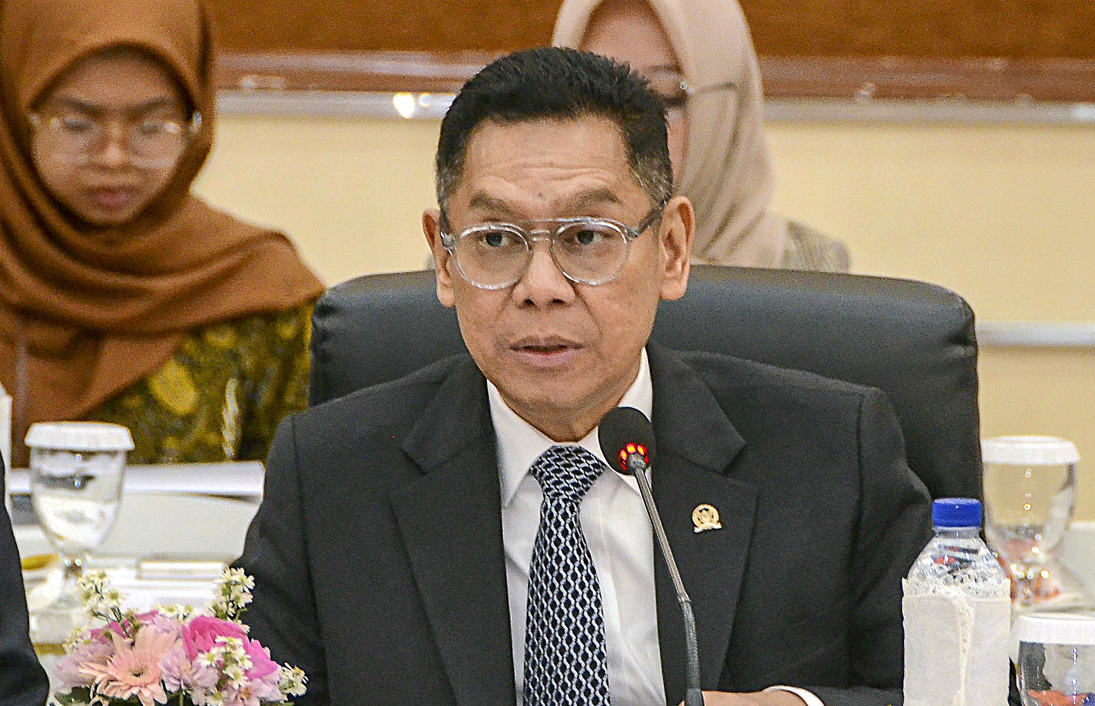 IHSG Anjlok, Adies Kadir: DPR Terus Pantau Indikator Ekonomi dan Non Ekonomi