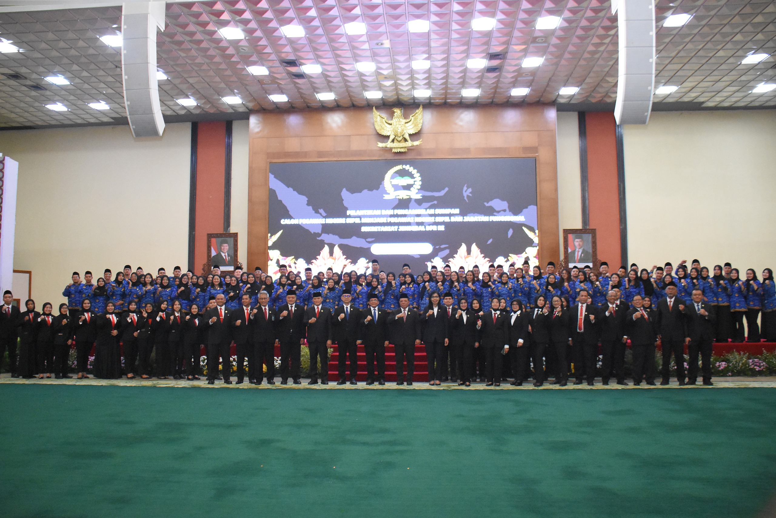 Lantik 96 PNS dan 22 Pejabat Fungsional, Sekjen DPR Tekankan Profesionalisme dan Inovasi