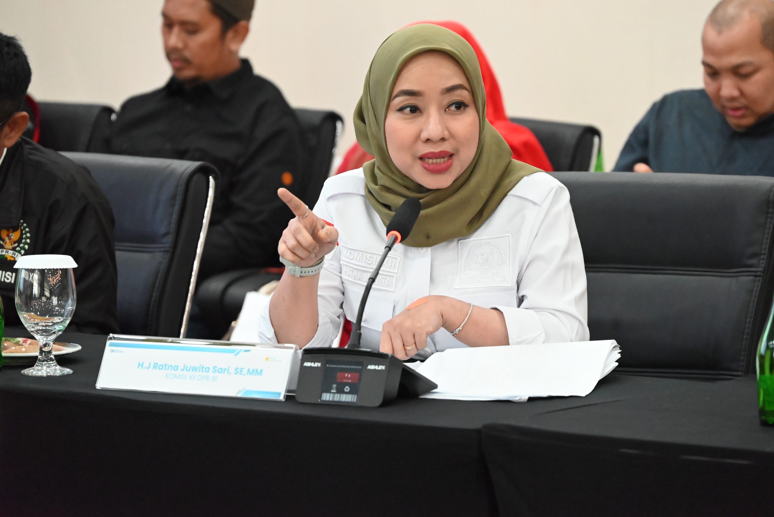 Ratna Juwita Dukung Penuh Program Listrik Desa dan Dusun di Provinsi Jawa Timur