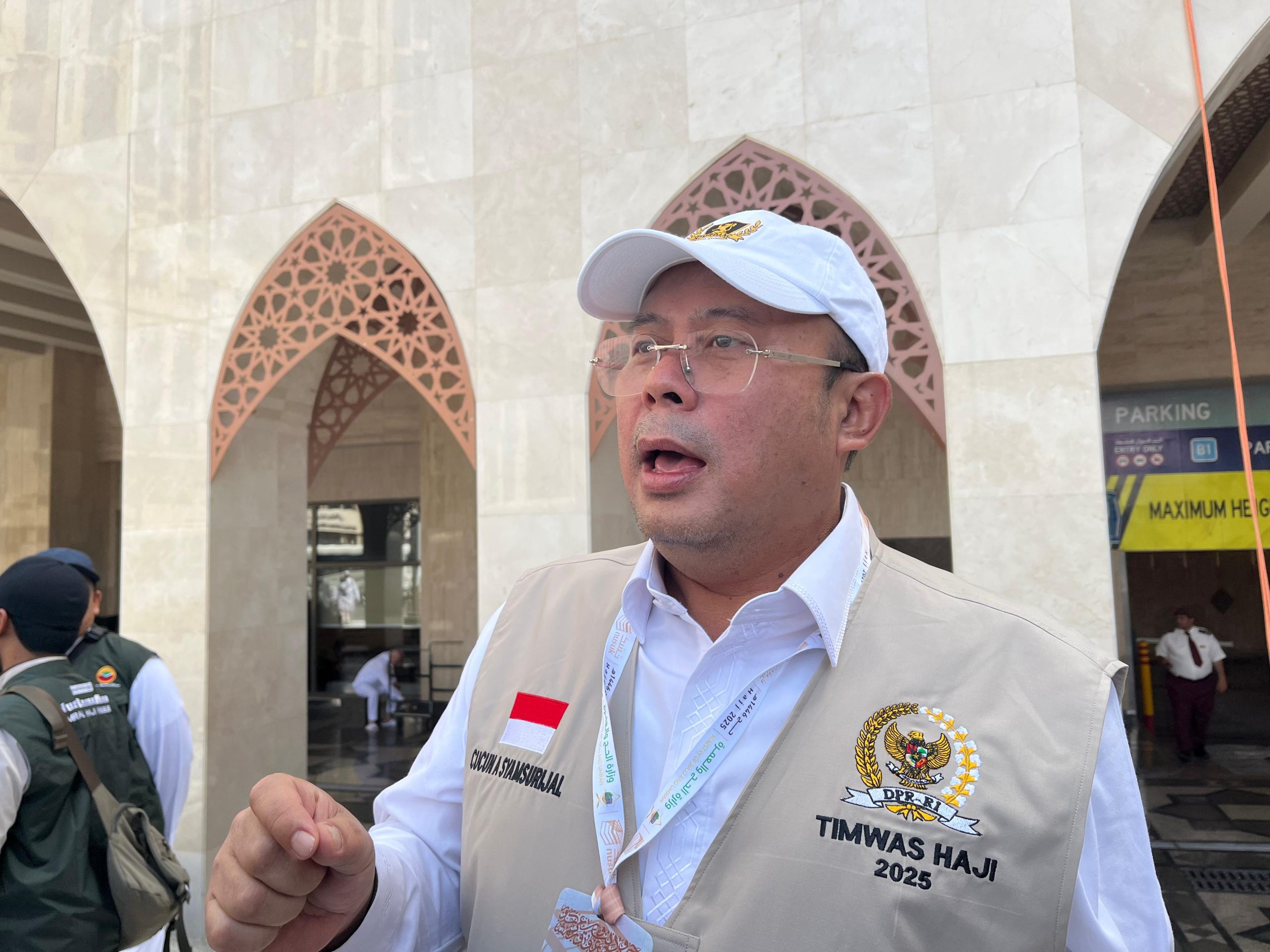 Duka Tiga WNI Terlantar di Gurun, DPR Minta Tak Ada Lagi Haji dengan Visa Ilegal