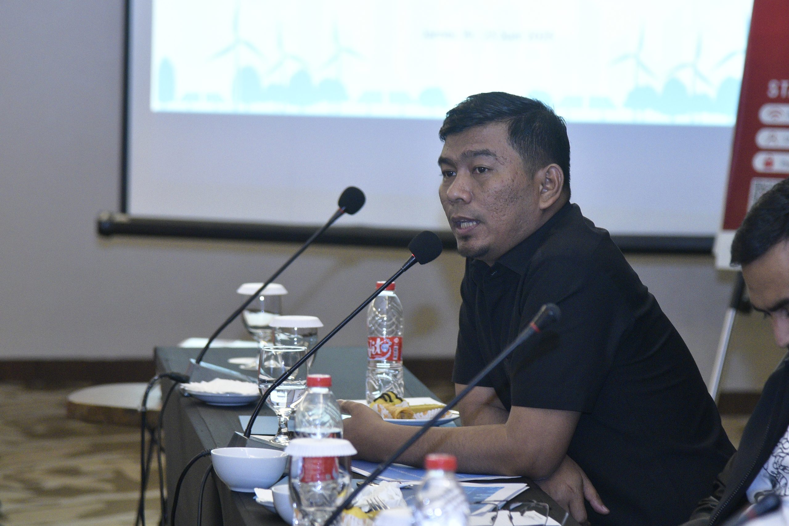 Komitmen Dukung Pembangunan EBT, Rocky Candra: Elektrifikasi di Jambi Harus Sampai Dusun