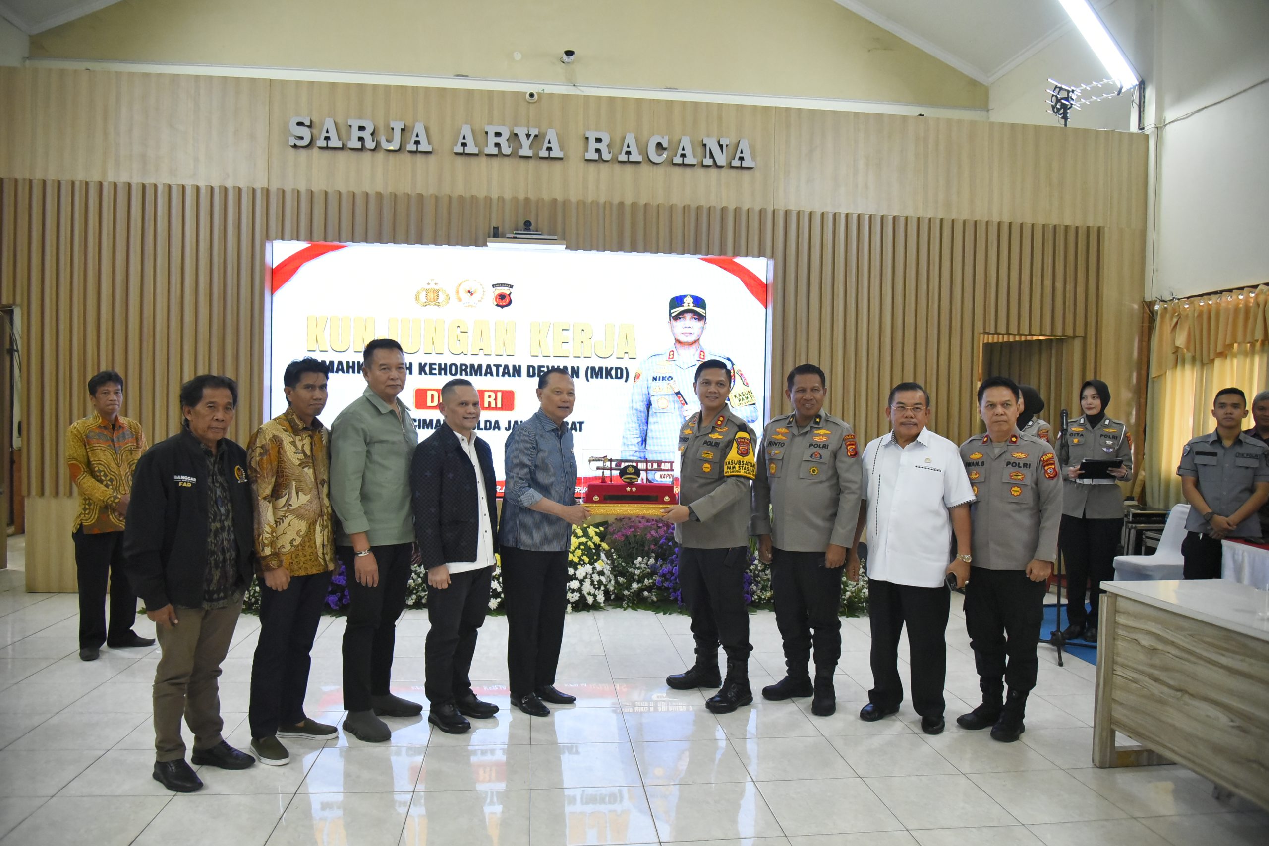 Adang Daradjatun: Polisi Tidak Perlu Ragu Tindak Penggunaan TNKB DPR Palsu