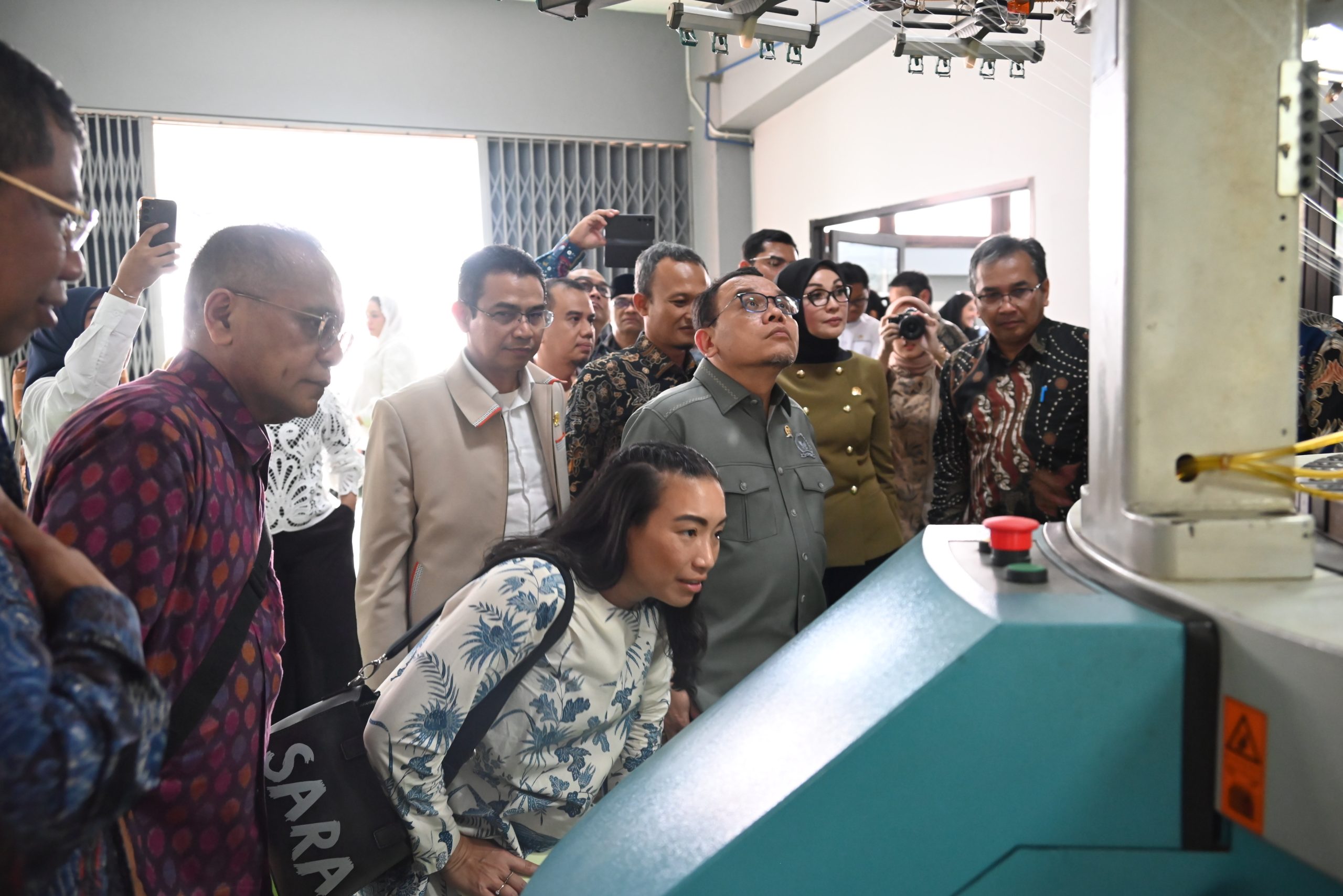 Kunjungi Politeknik STTT Bandung, Komisi VII Dalami Informasi Pengembangan Vokasi Industri Tekstil