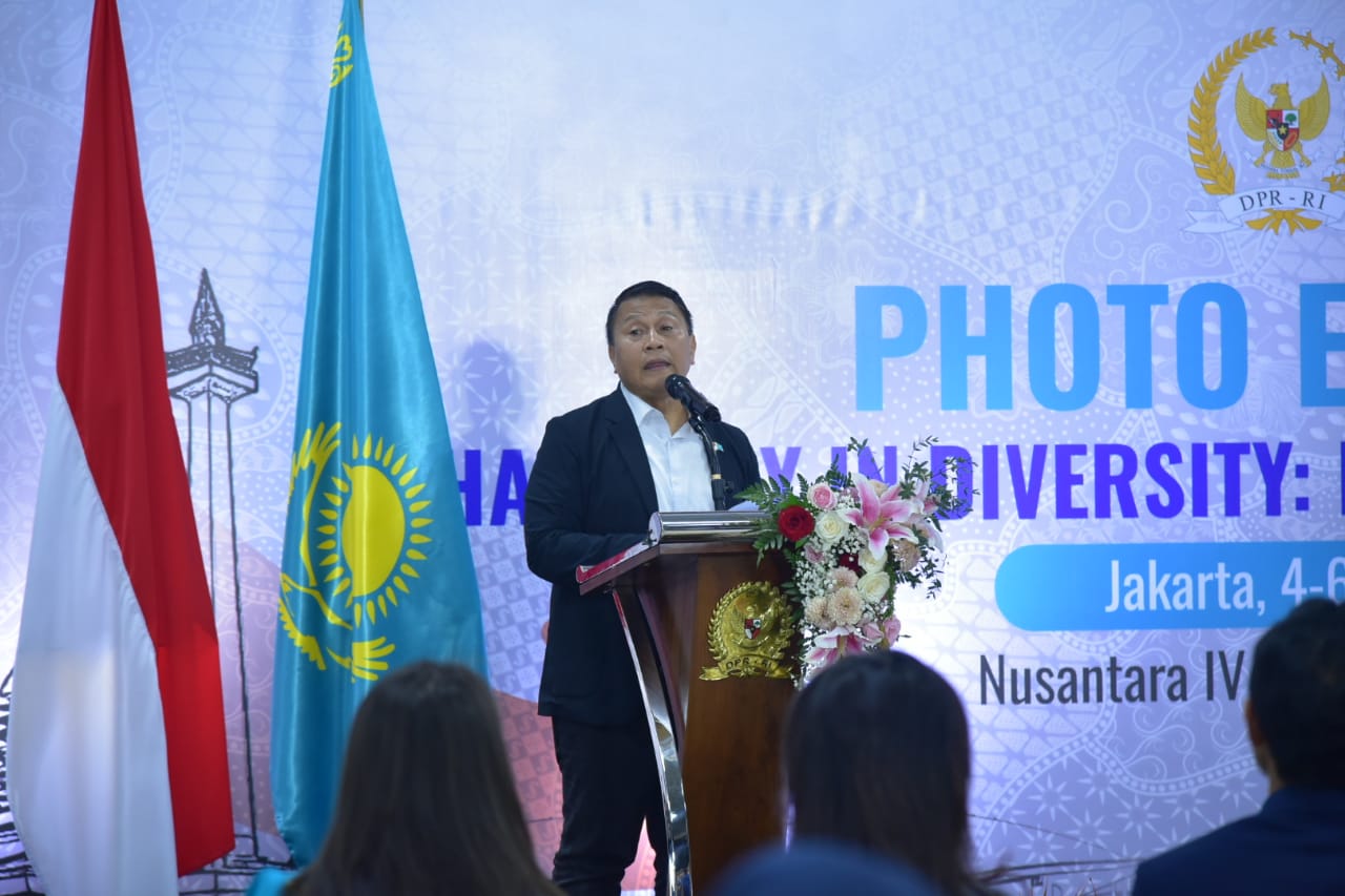Pameran Foto “Harmoni in Diversity” Ajang Diplomasi Budaya RI dan Kazakhstan