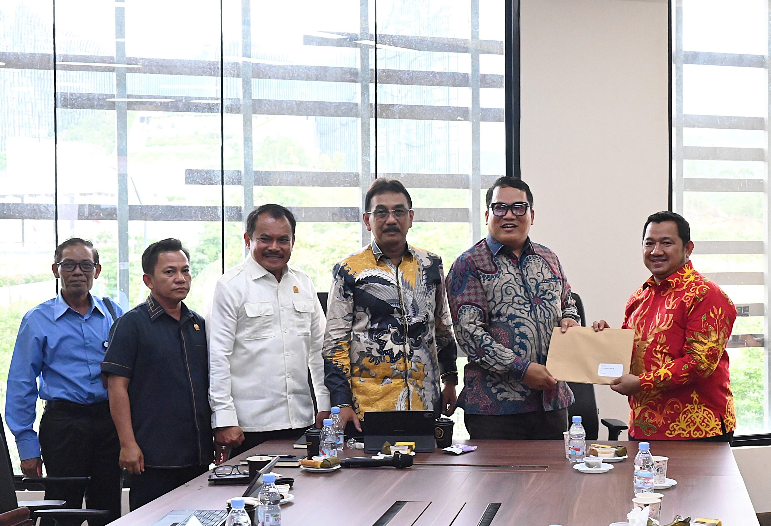 Edi Oloan Kawal Harapan Warga Penajam Dapat Kepastian Tanah