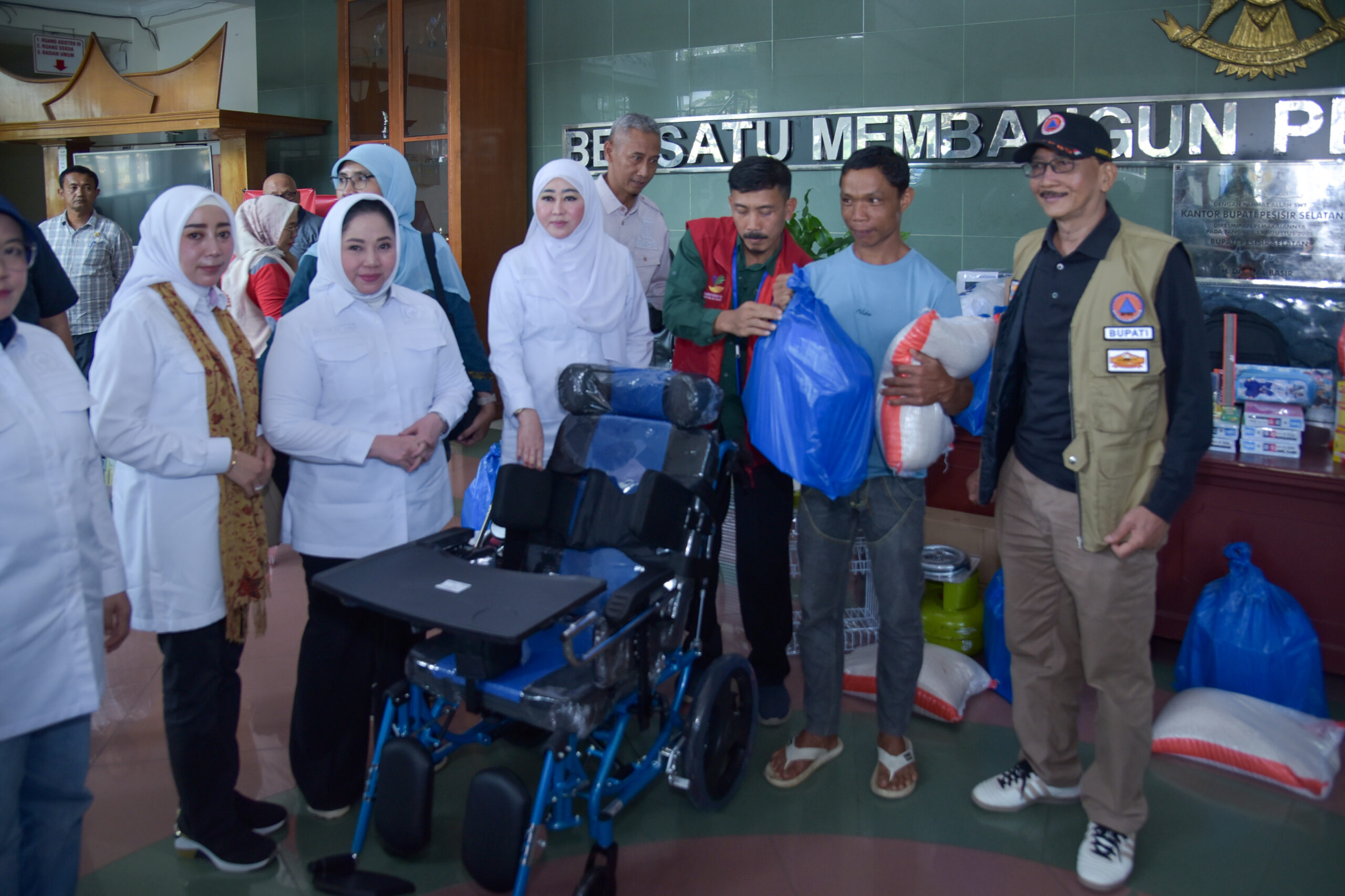 BNPB Diminta Prioritaskan Kelompok Rentan Pascabencana di Pesisir Selatan