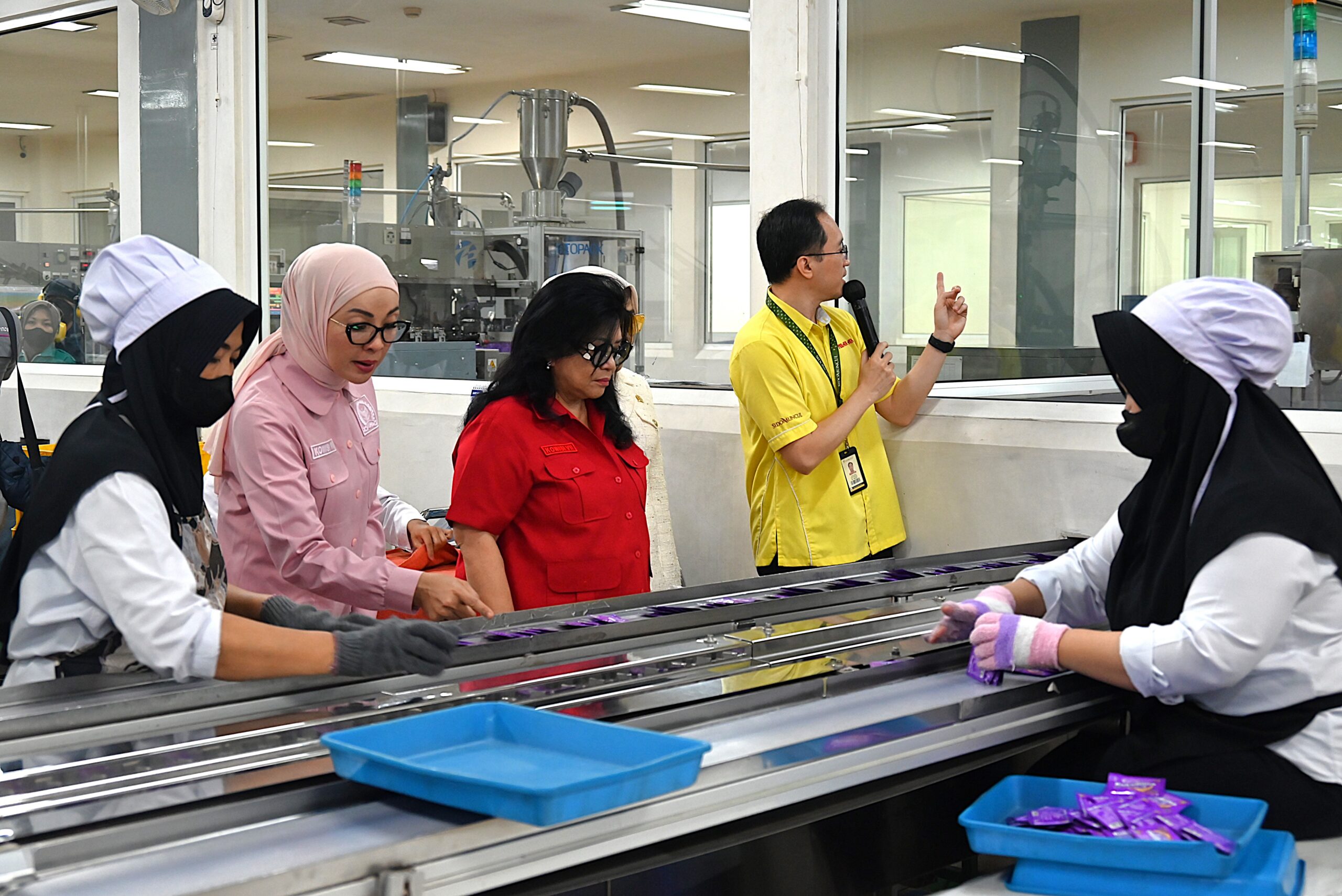 Kunjungan ke Sidomuncul, Erna Sari Tekankan Pengemasan Harus Ramah Lingkungan