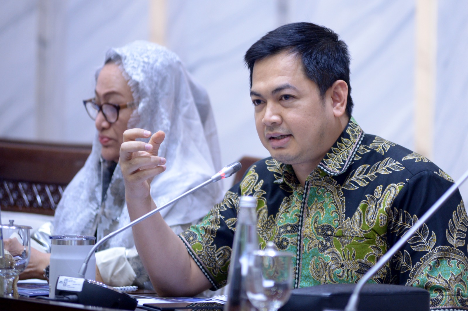 Legislator Sampaikan Pentingnya Penguatan Ekonomi Syariah dalam Fit and Proper Test Calon Deputi Gubernur BI