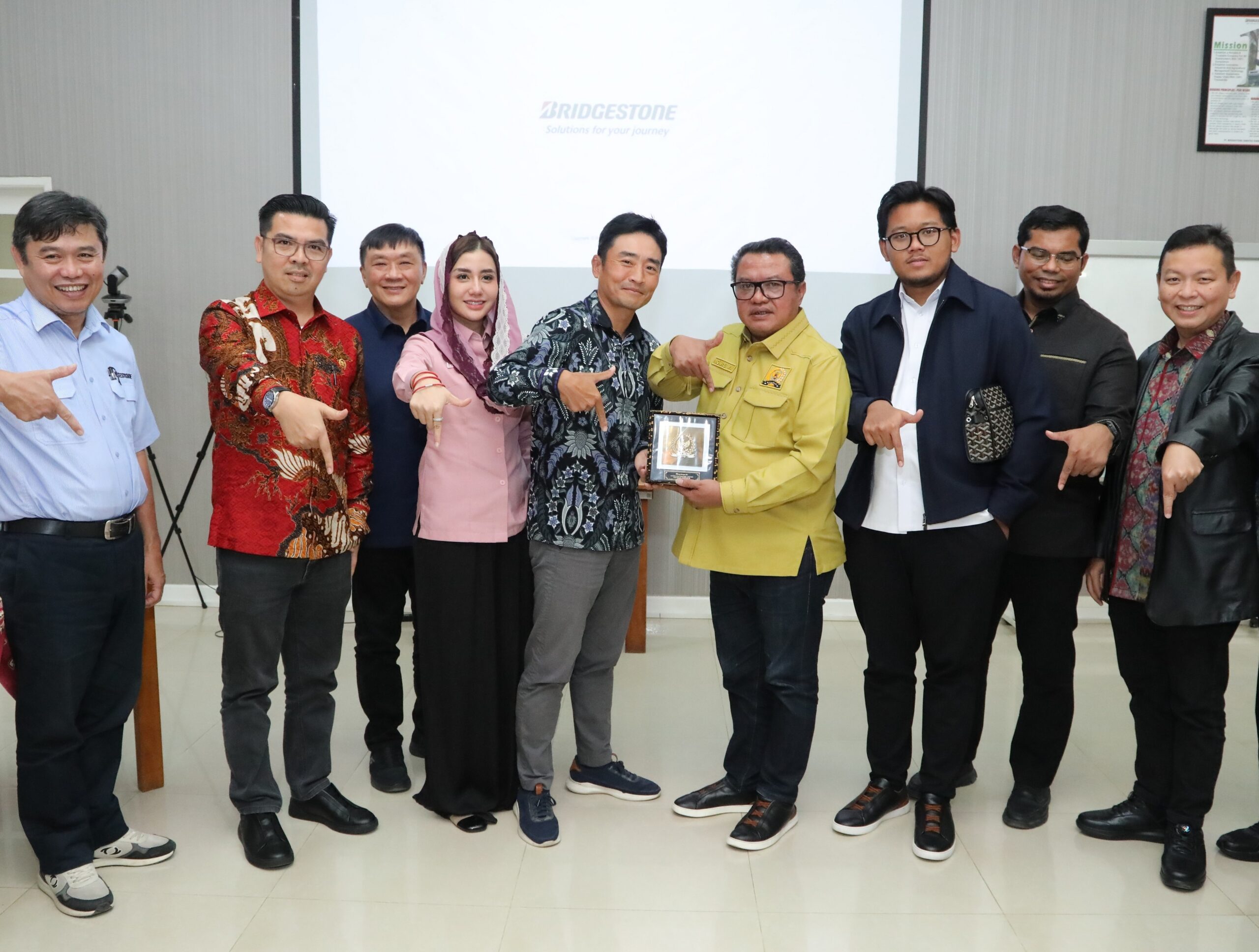 Komisi VII Dorong Hadirnya Domestik Price Obligation Komoditas Karet untuk Lindungi Petani