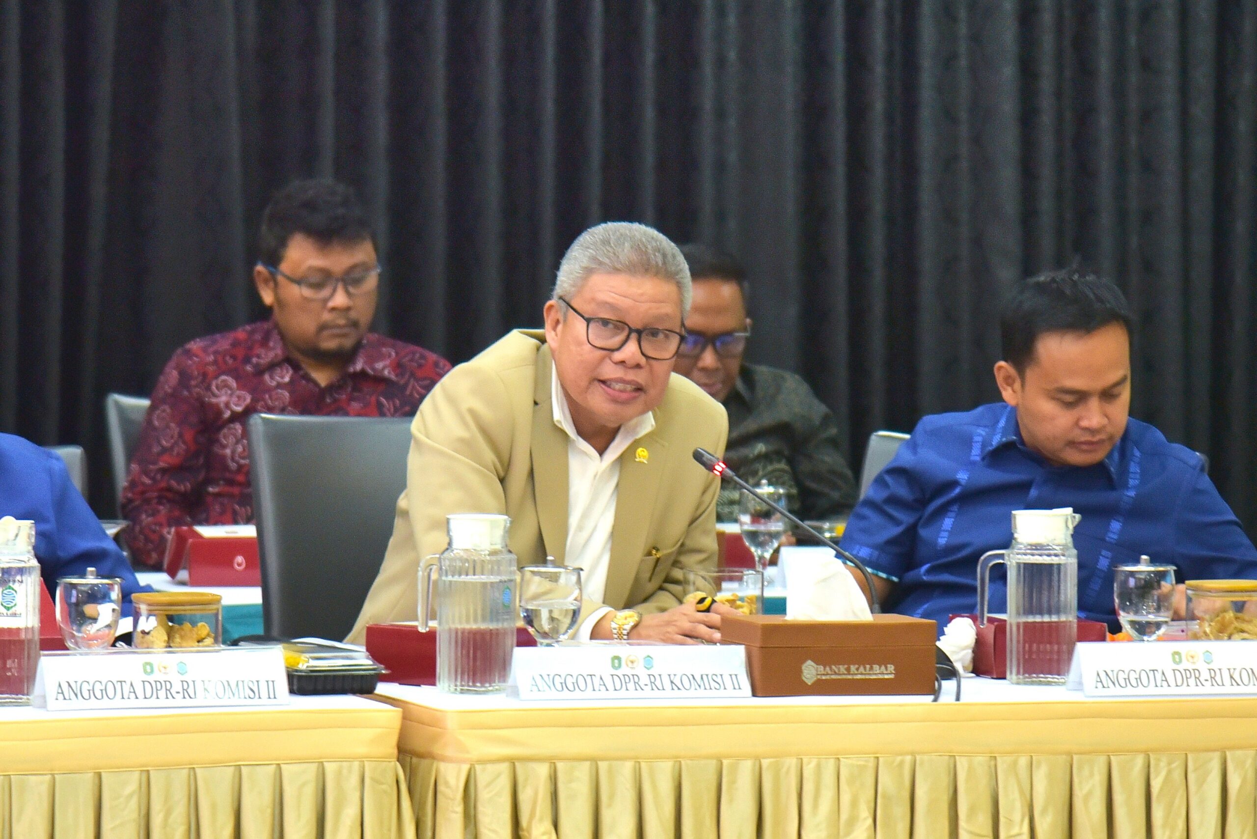 Taufan Pawe: Kontribusi BUMD Harus Nyata bagi APBD