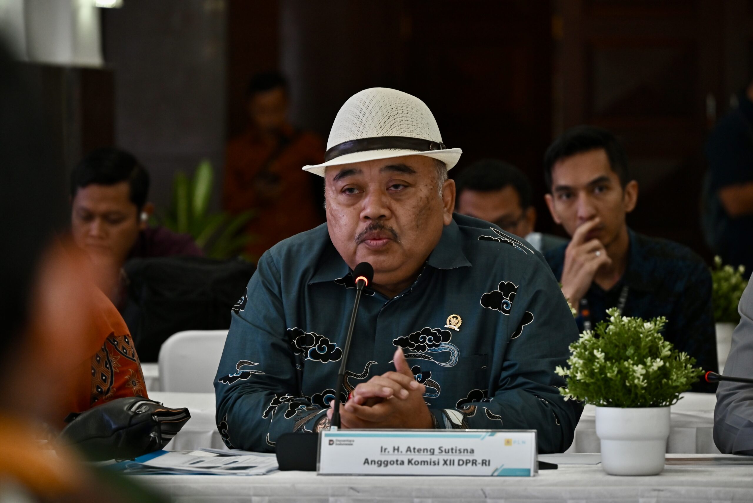 Miris! Ada Warga Jabar Tinggal di Sekitar Pembangkit Listrik Hidup Tanpa Akses Penerangan