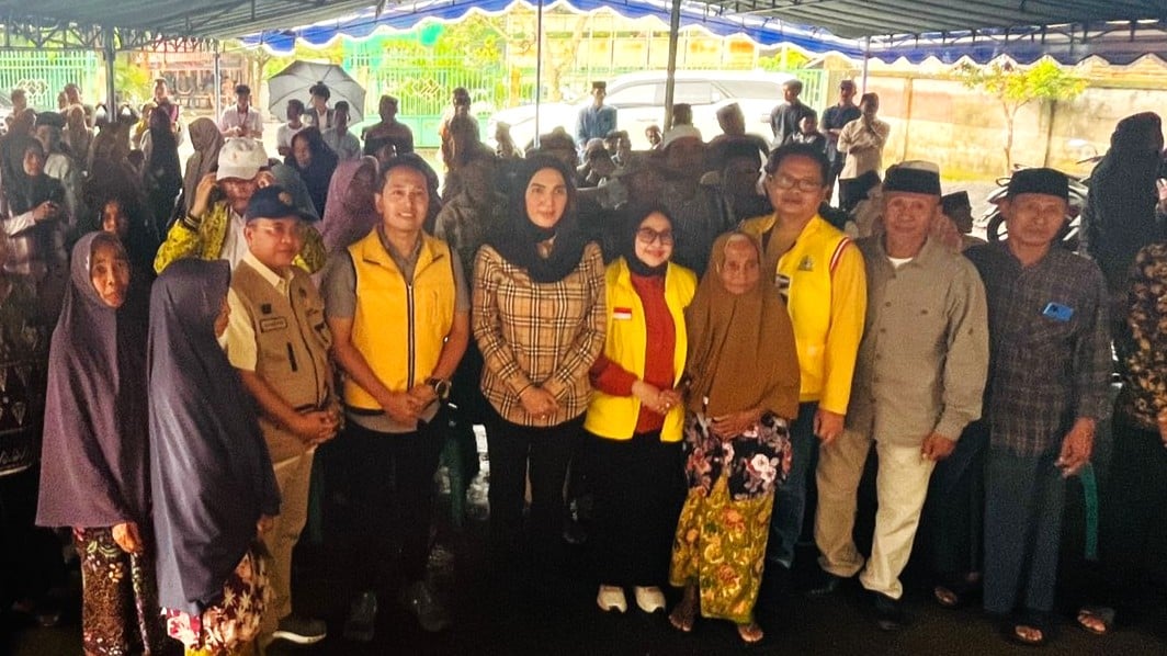 Wakil Ketua DPR Salurkan Bantuan Stimulan Perumahan Swadaya di Lombok