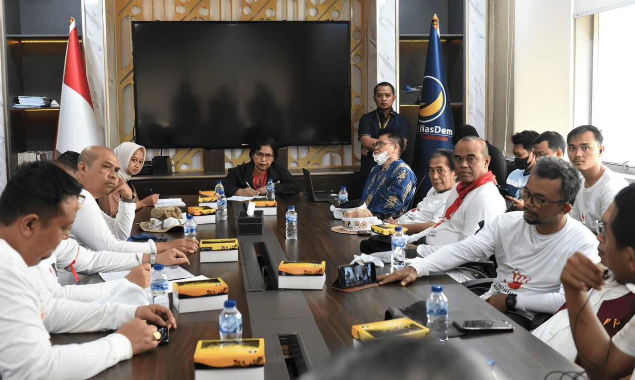 Anggota Komisi IX DPR RI Irma Suryani saat menerima aspirasi beberapa organisasi profesi bidang kesehatan di Gedung Nusantara I, Senayan Jakarta, Senin (5/6/2023). Foto: Jaka/Man.