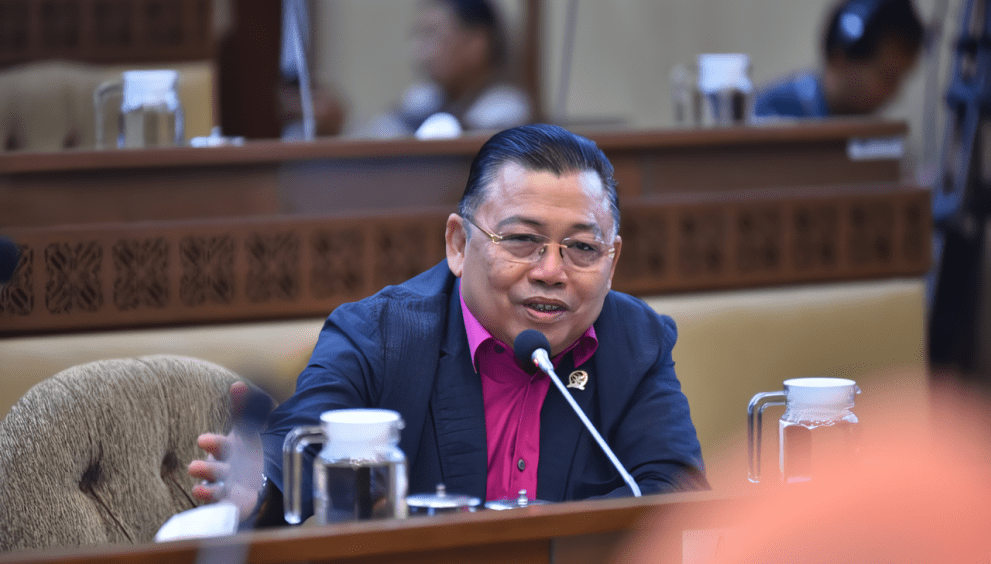 Anggota Komisi II DPR RI Cornelis dalam rapat Panja revisi UU IKN bersama para pakar di Senayan, Jakarta, Senin (18/9/2023). Foto: Eno/Man.