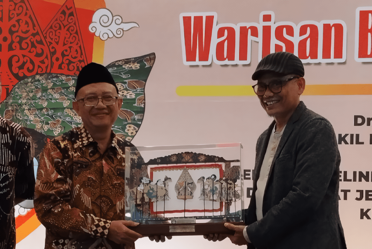 Wakil Ketua Komisi X DPR RI, Abdul Fikri Faqih saat menghadiri acara pentas kebudayaan yang bertema ‘Sinergi Pelindungan Warisan Budaya Tak Benda di Brebes, jawa Tengah pada Minggu (12/11/2023). Foto: Ist/nr.