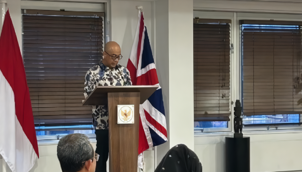 Ketua Delegasi Kunjungan Kerja Badan Anggaran DPR RI Syarief Abdullah Alkadrie saat berkunjung ke Kedutaan Besar Republik Indonesia (KBRI) Inggris di London, Kamis (2/11/2023). Foto: Dok Banggar DPR/nr.