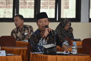Anggota Komisi VIII DPR RI Hidayat Nur Wahid saat mengikuti pertemuan Kunjungan Kerja Reses Komisi VIII di Bandung, Jawa Barat, Rabu (7/2/2024). Foto: Ria/nr.